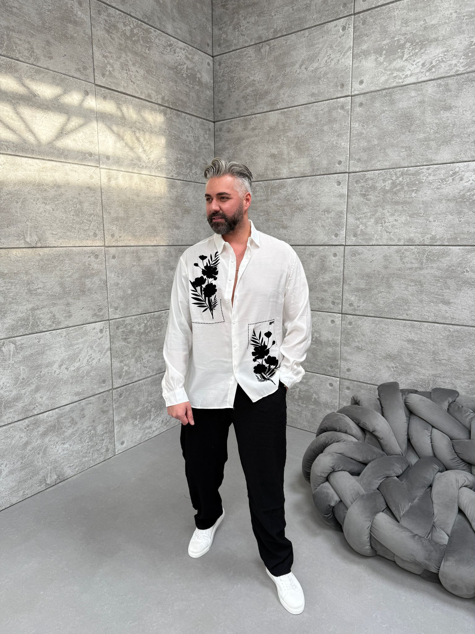 Beyaz Desenli Keten Gömlek