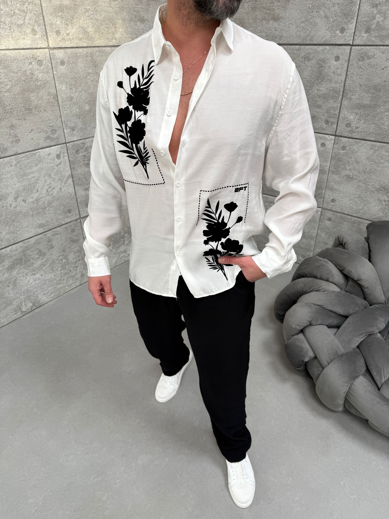 Beyaz Desenli Keten Gömlek