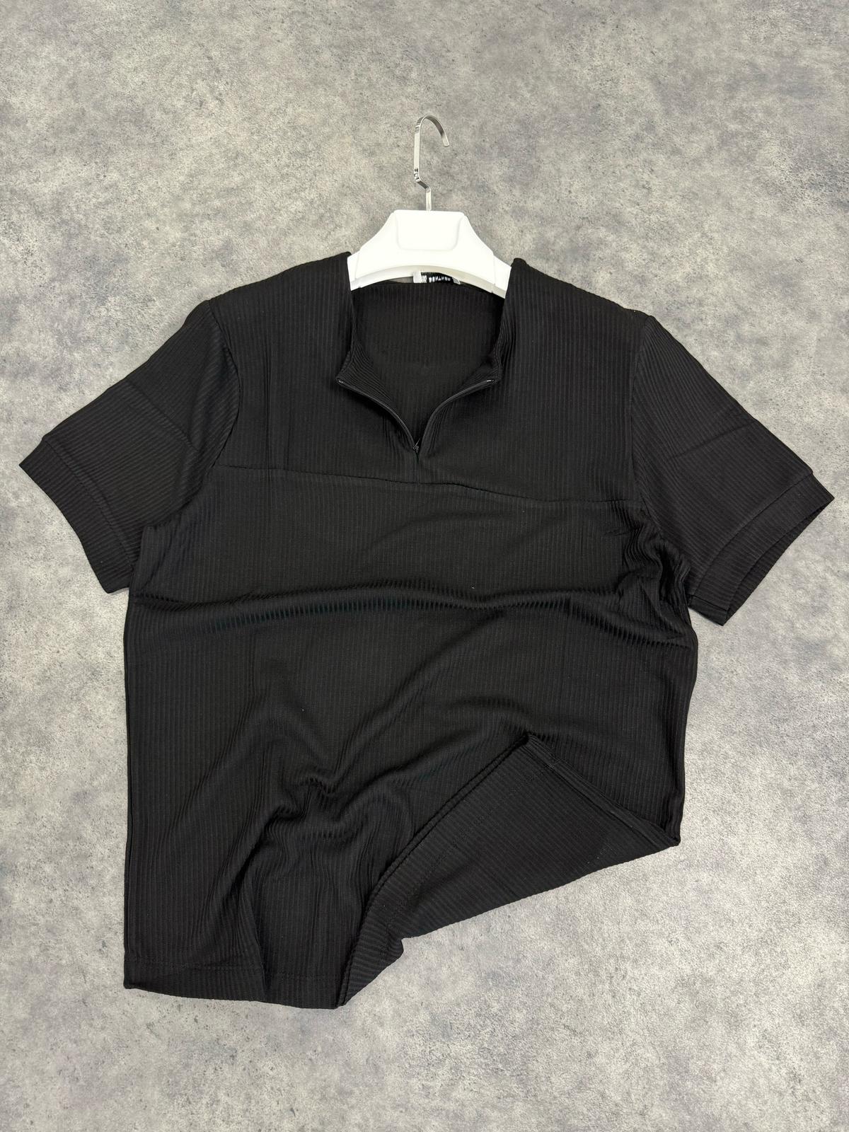 Siyah Bebe Yaka T-Shirt