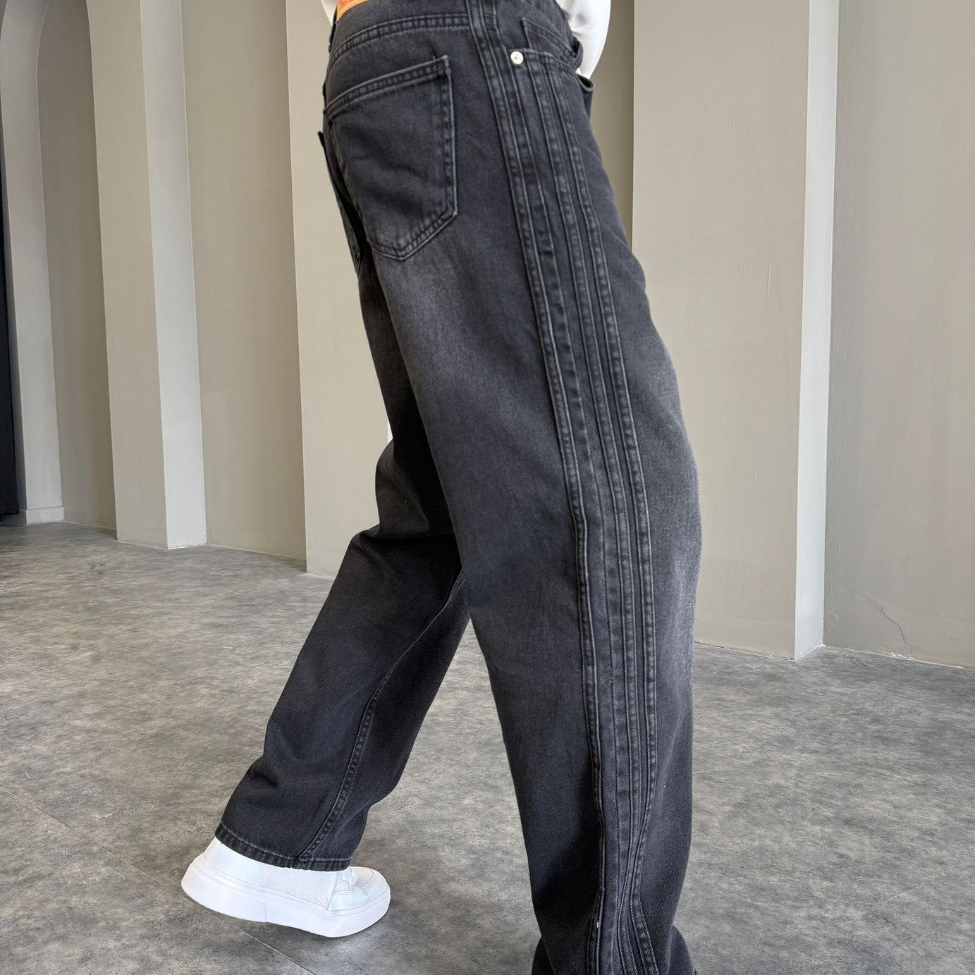 Mavi Tasarım Şeritli Jean