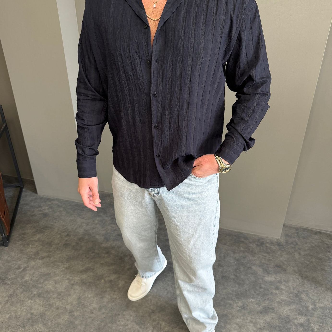 Siyah Kendinden Desenli Gömlek