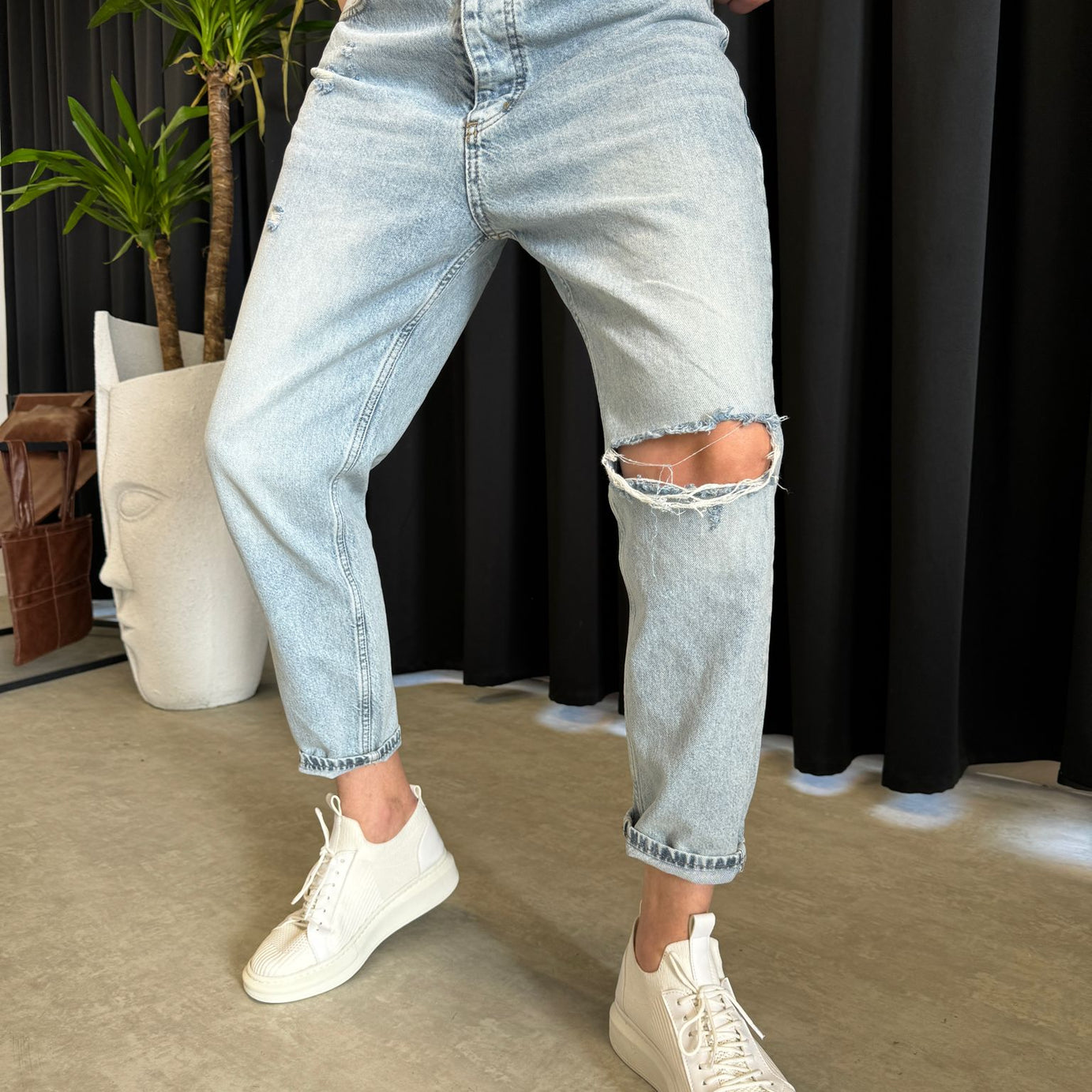 Tek Dizi Yırtık Boyfirend Pantolon