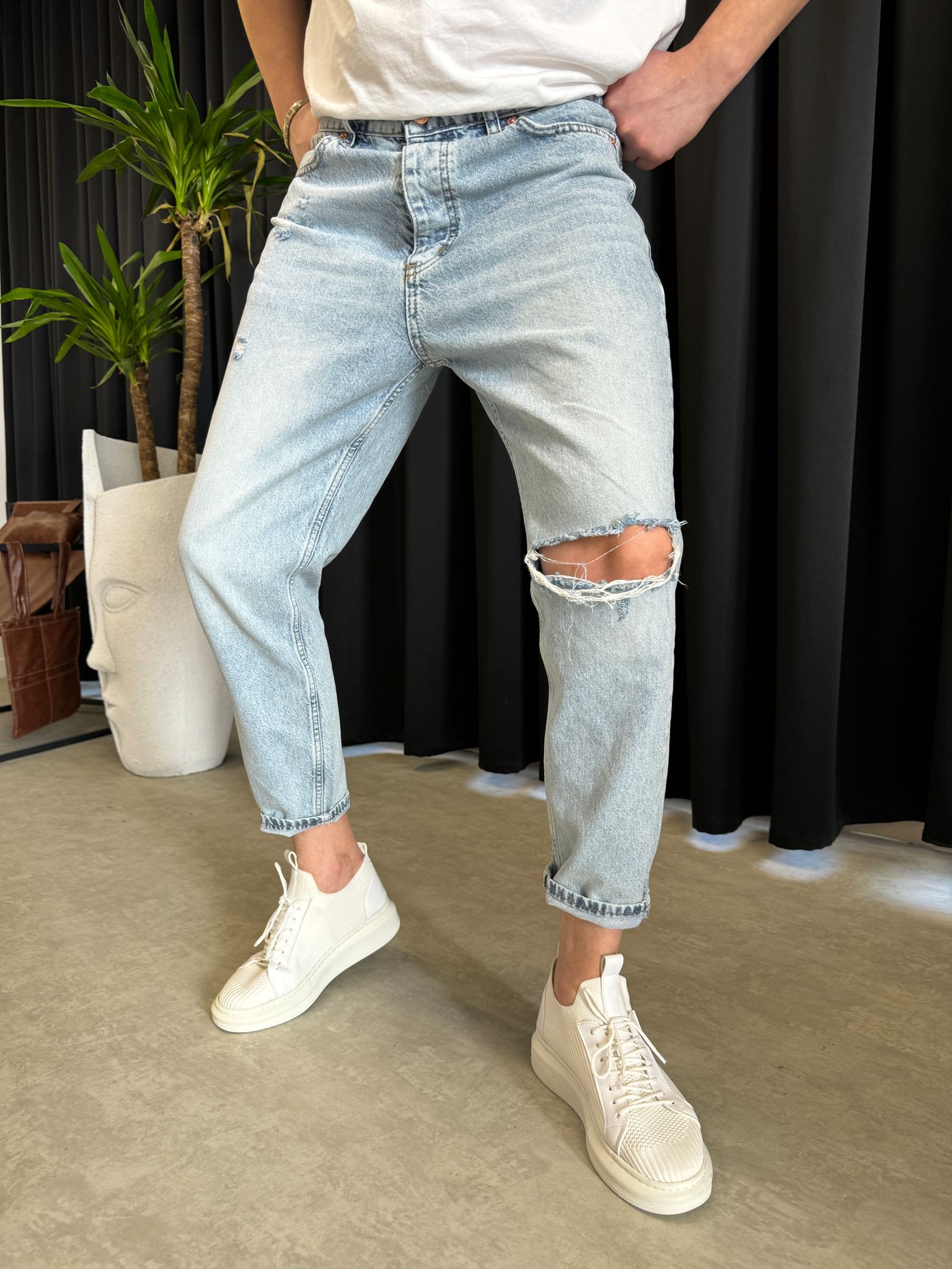 Tek Dizi Yırtık Boyfirend Pantolon