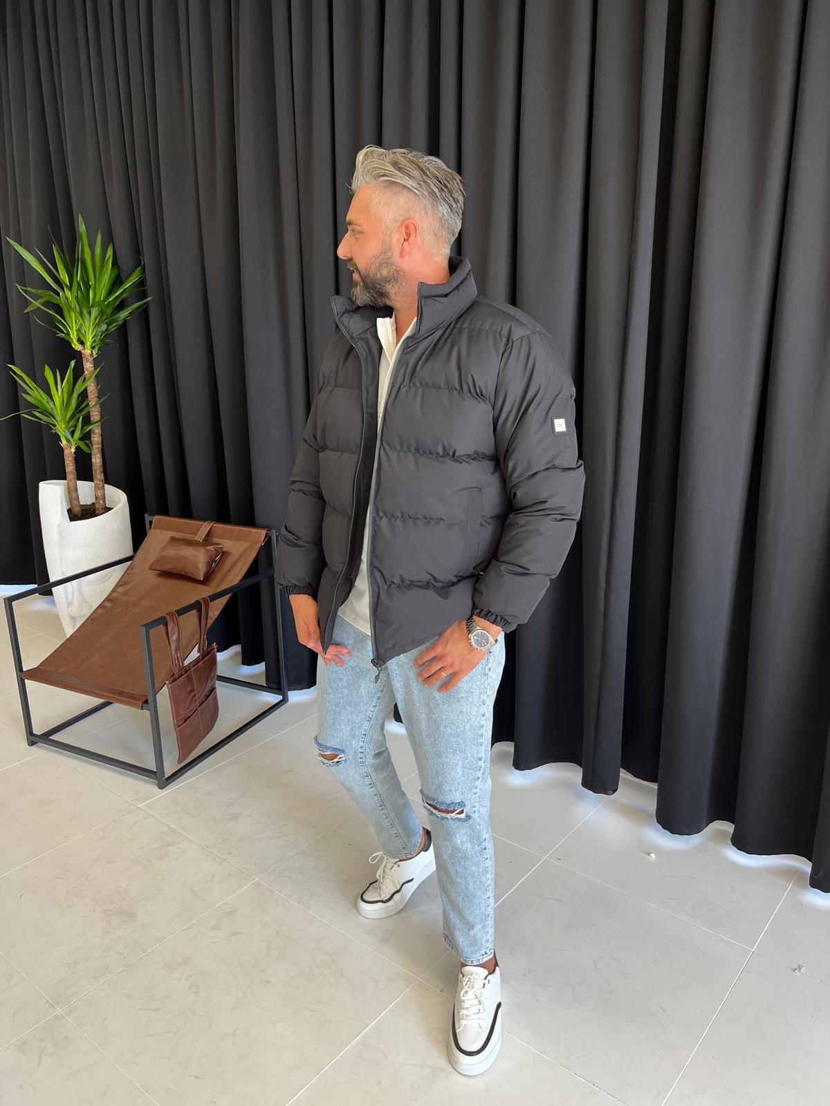 Siyah Yakalı Şişme Mont