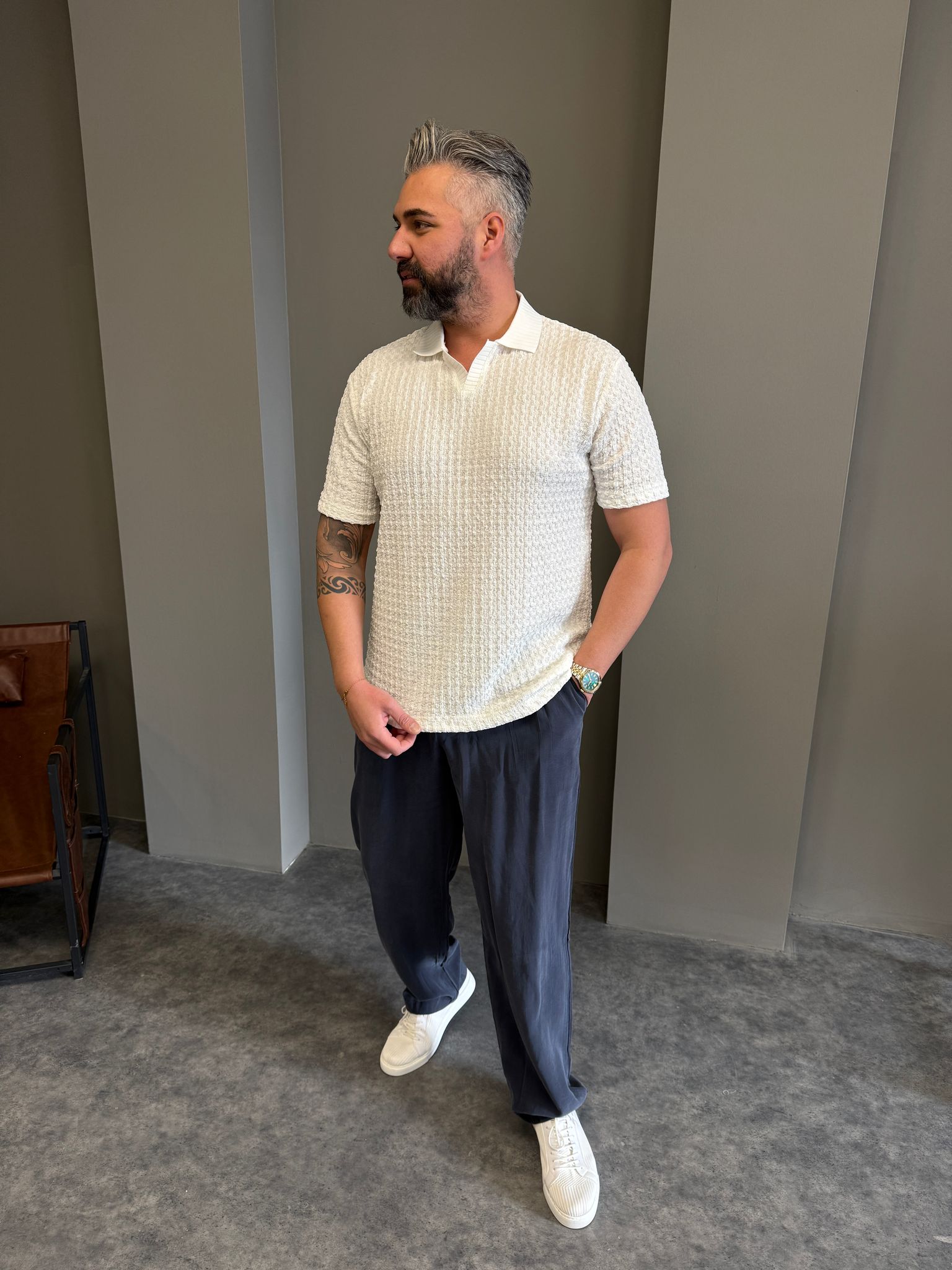 Ekru Kendinden Desenli Polo Yaka T-Shirt