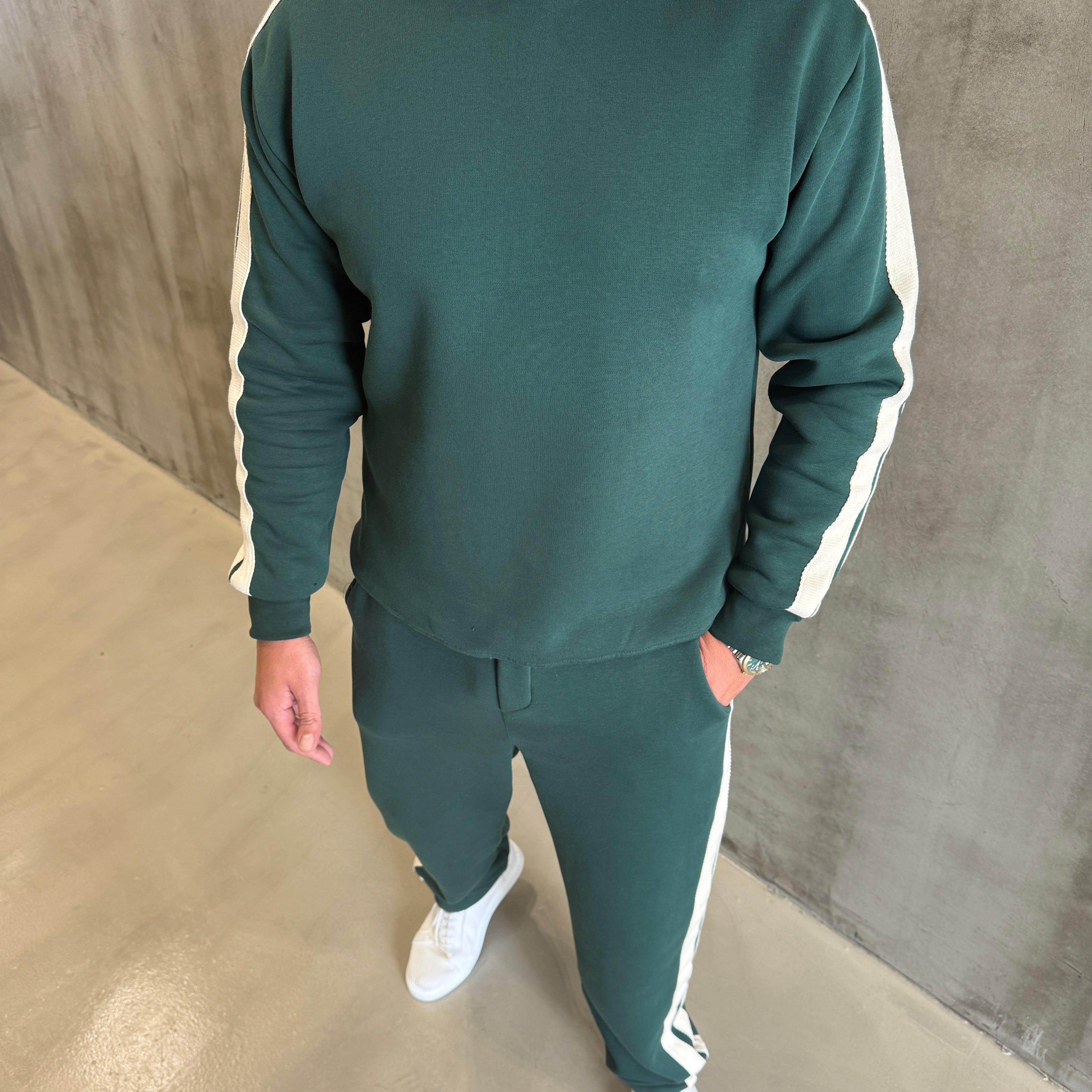 Siyah Hasır Şeritli 3 İplik Şardonlu Takım