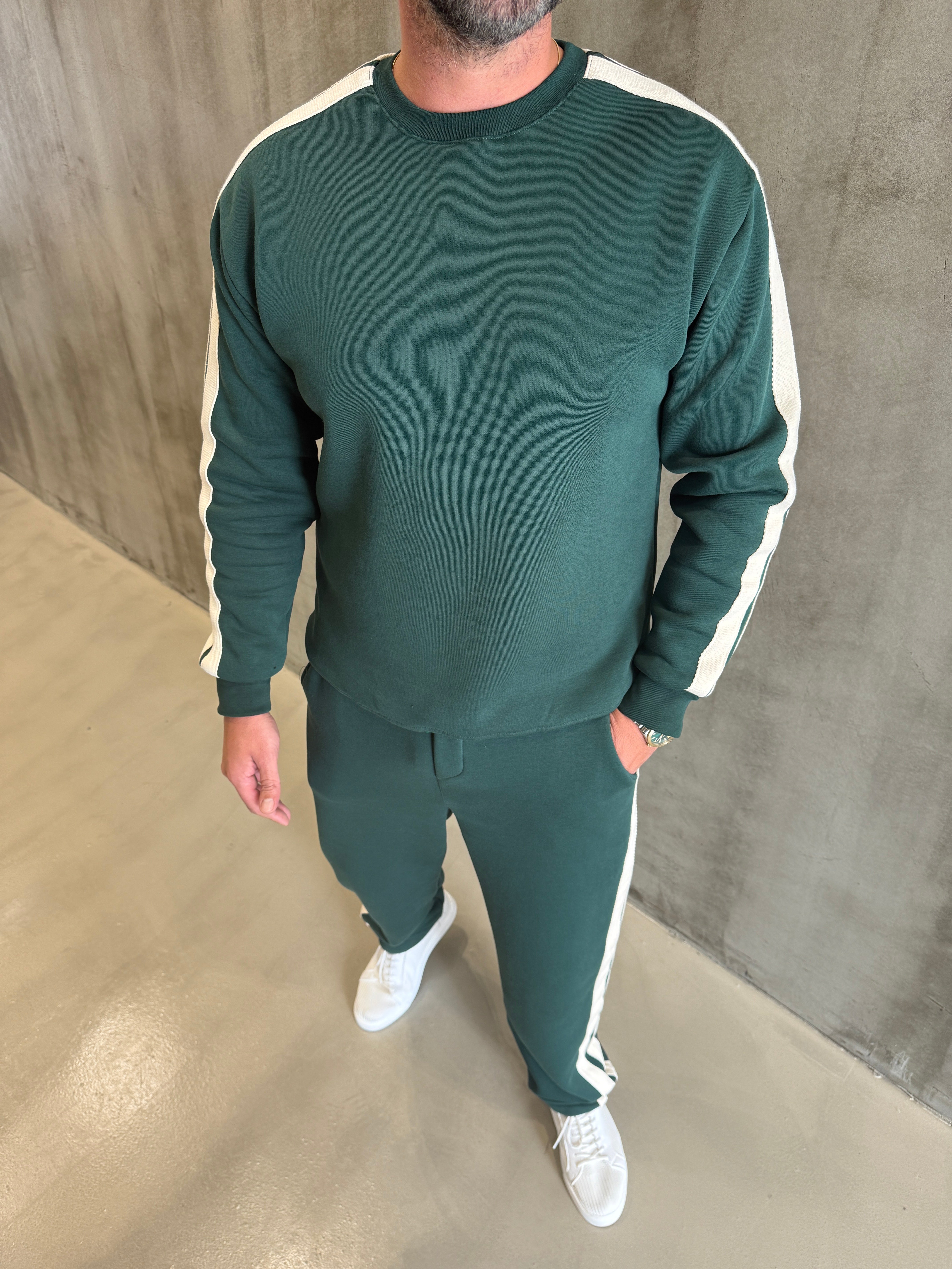 Siyah Hasır Şeritli 3 İplik Şardonlu Takım