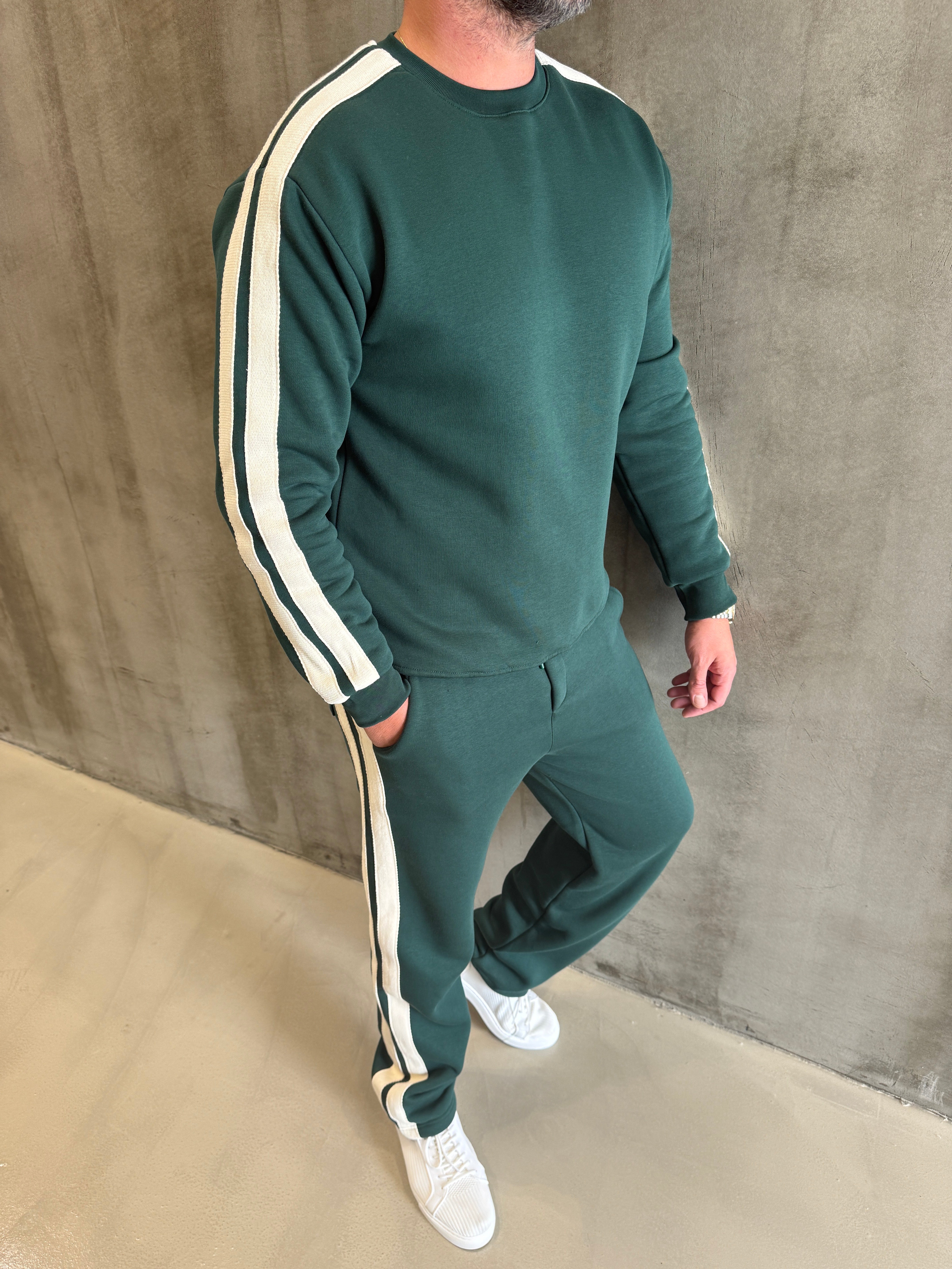 Siyah Hasır Şeritli 3 İplik Şardonlu Takım