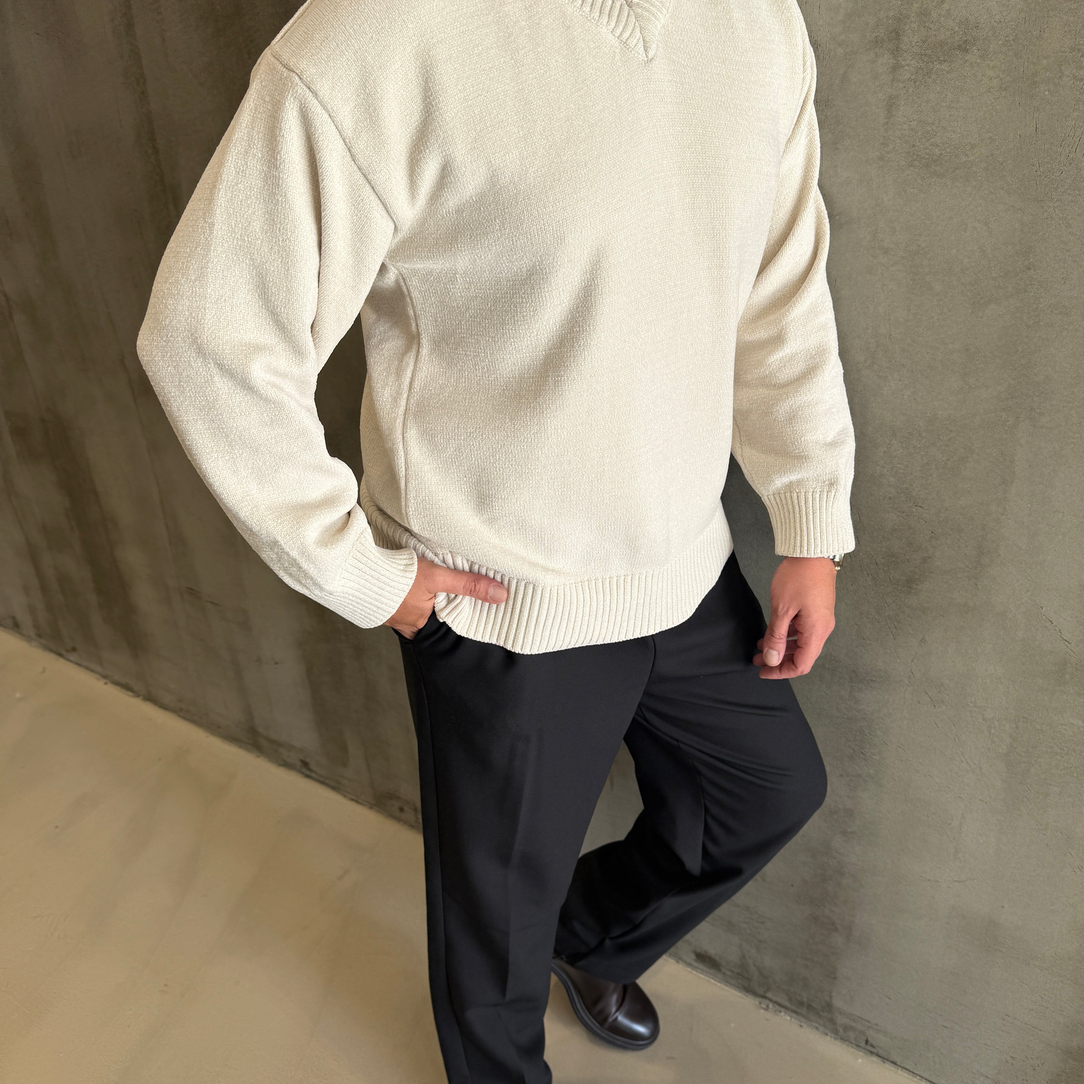 Siyah Çift V Yaka Sweat