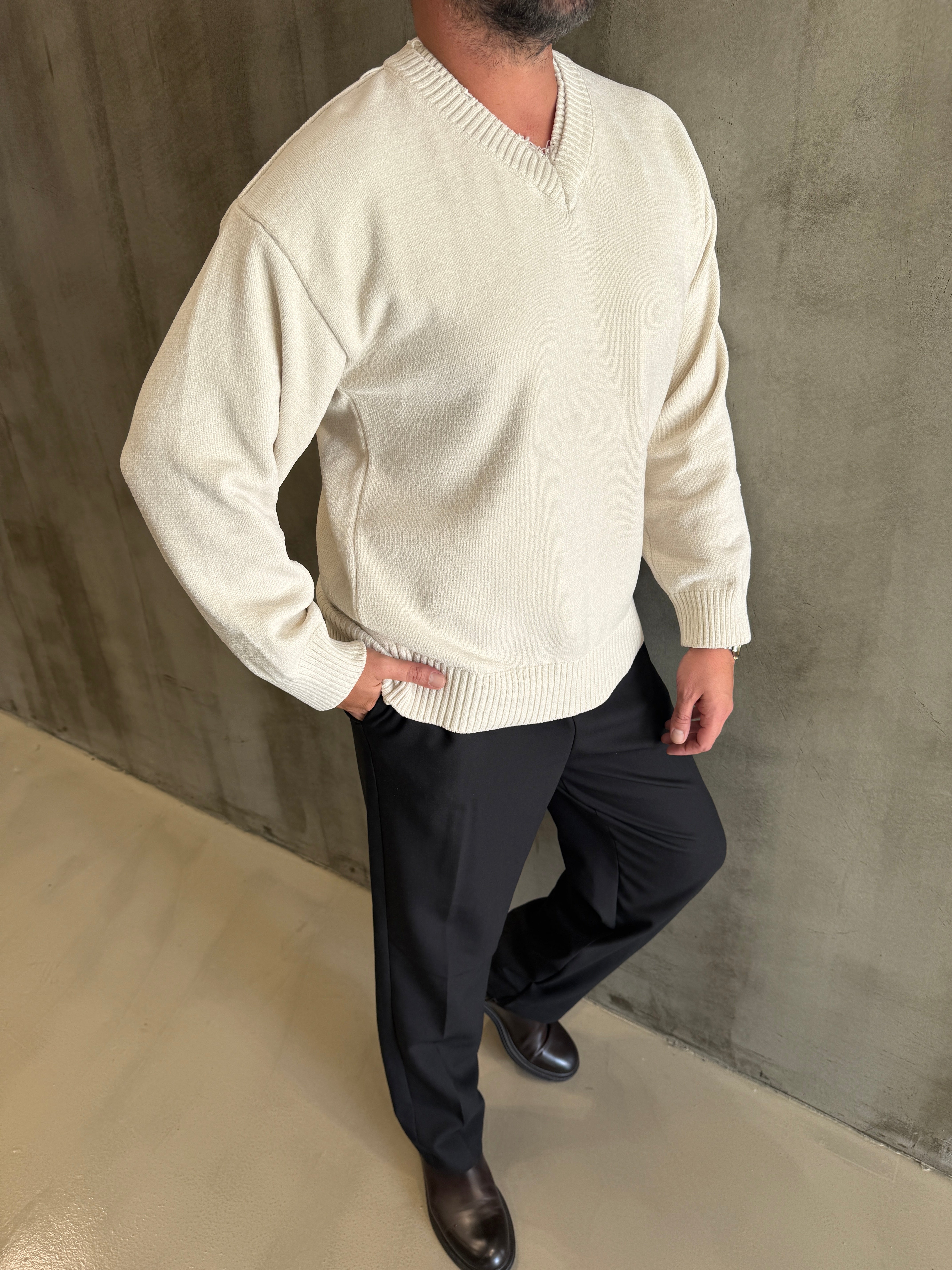 Krem Çift V Yaka Sweat