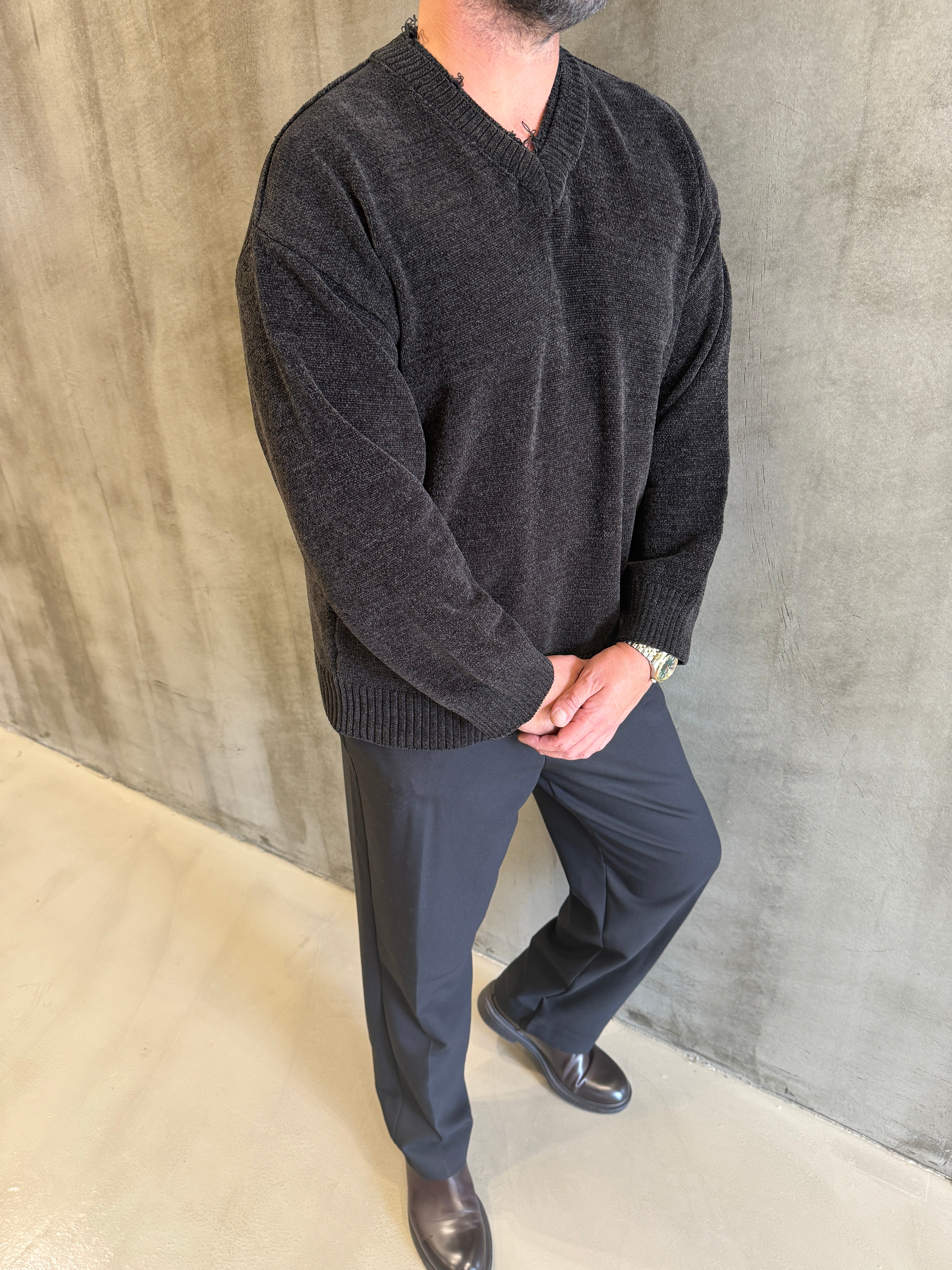 Siyah Çift V Yaka Sweat