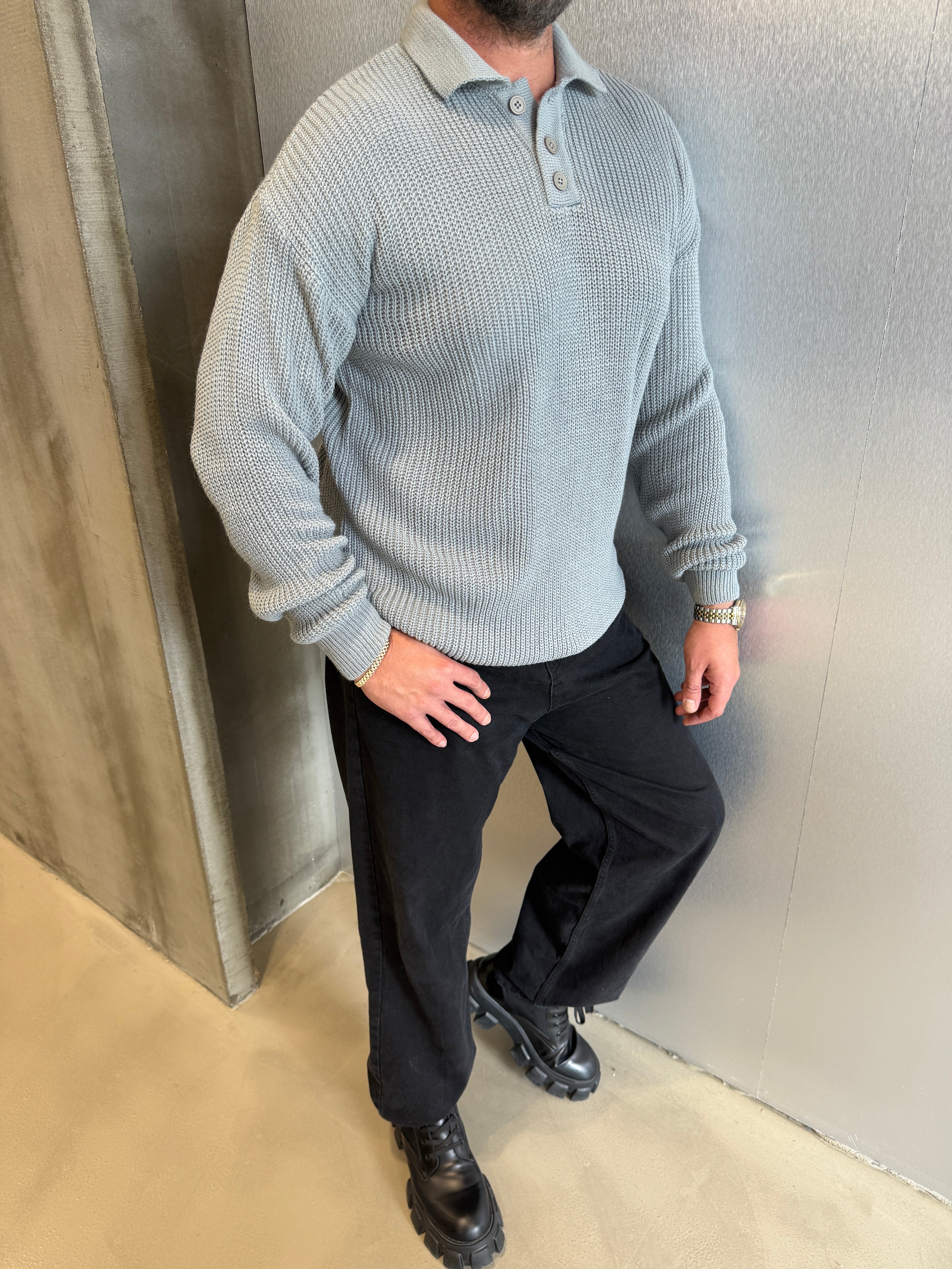 Gri Düğmeli Triko Kazak