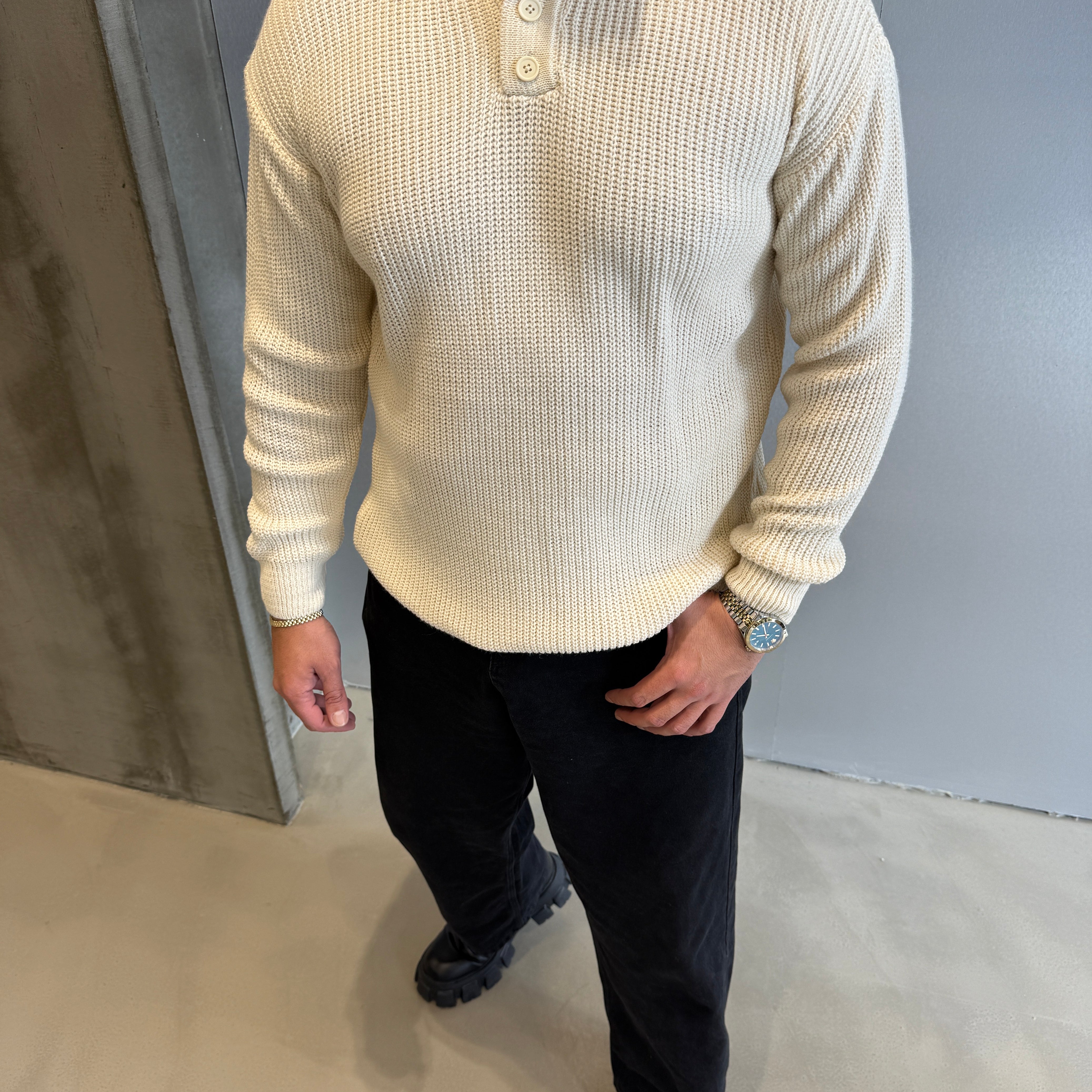 Ekru Düğmeli Triko Kazak