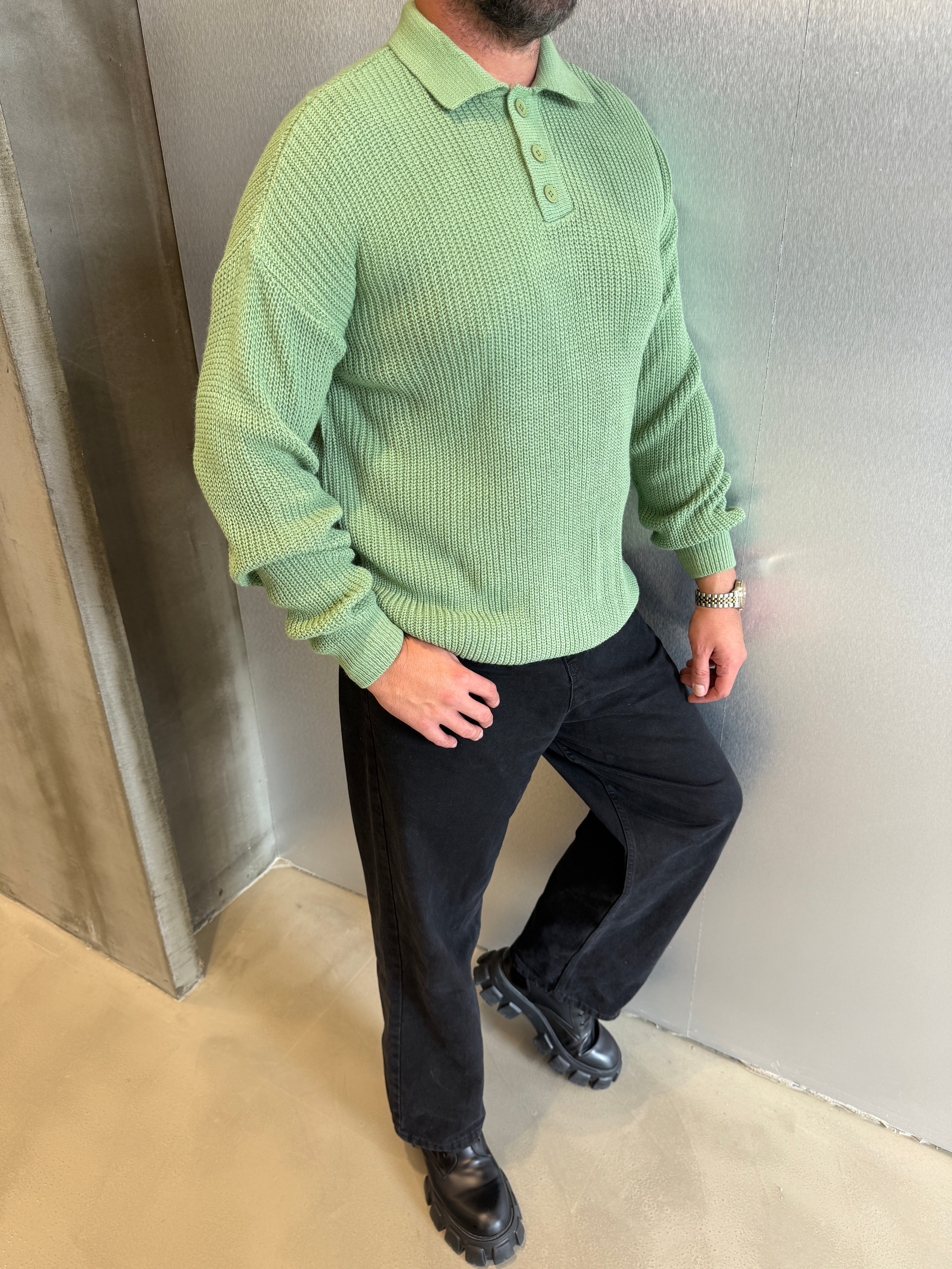 Yeşil Düğmeli Triko Kazak