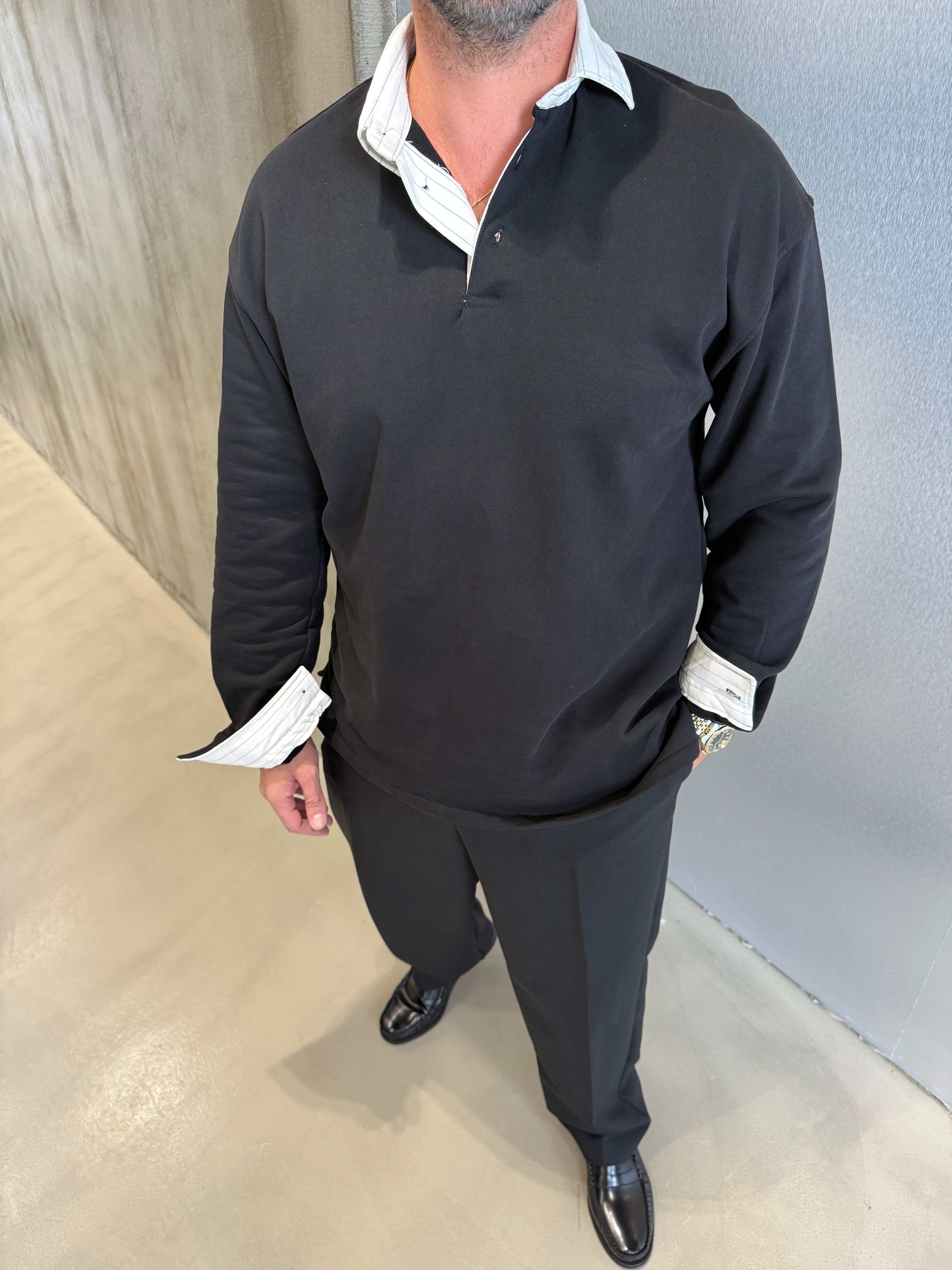 Siyah İtalyan Yaka Çizgili Sweat