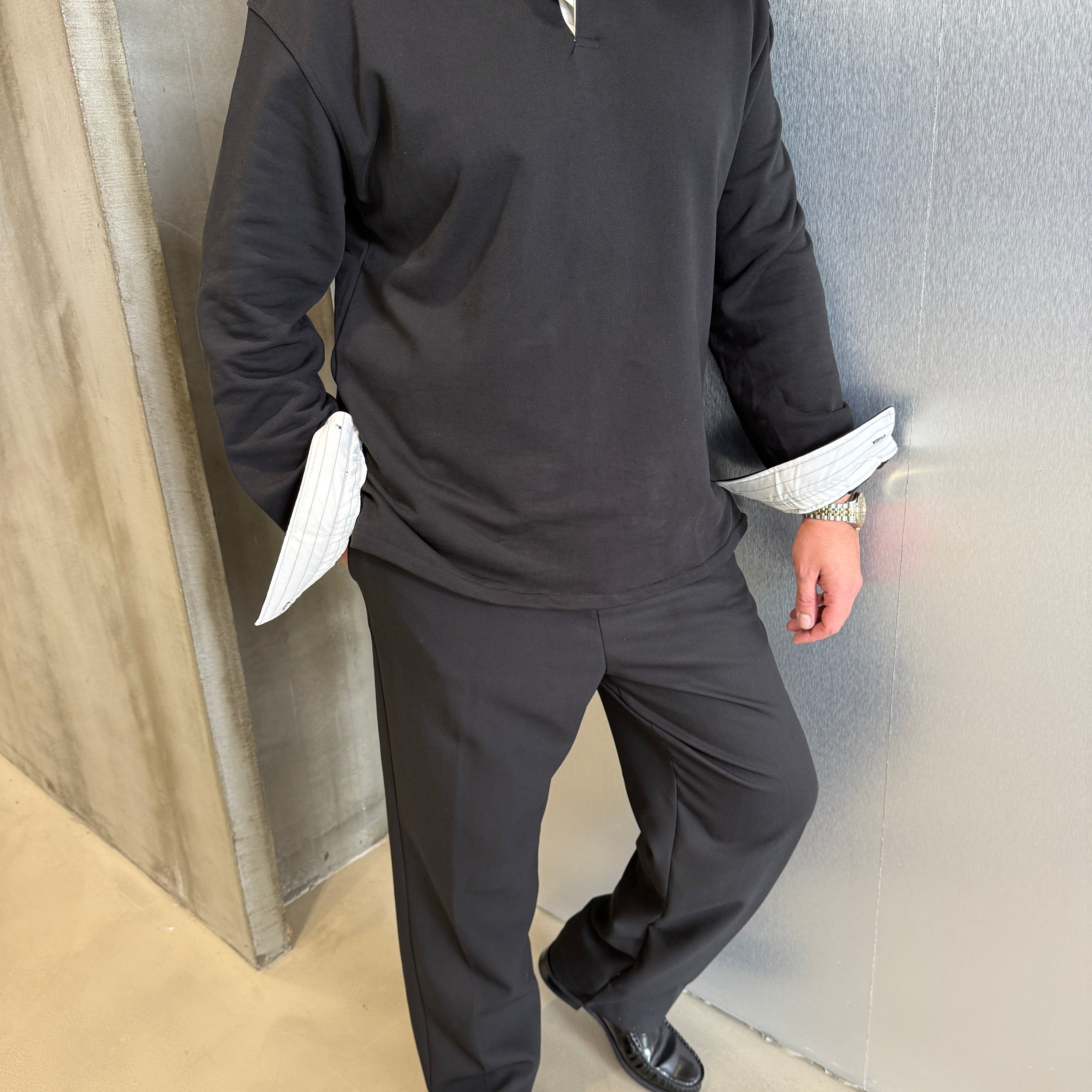 Siyah İtalyan Yaka Çizgili Sweat