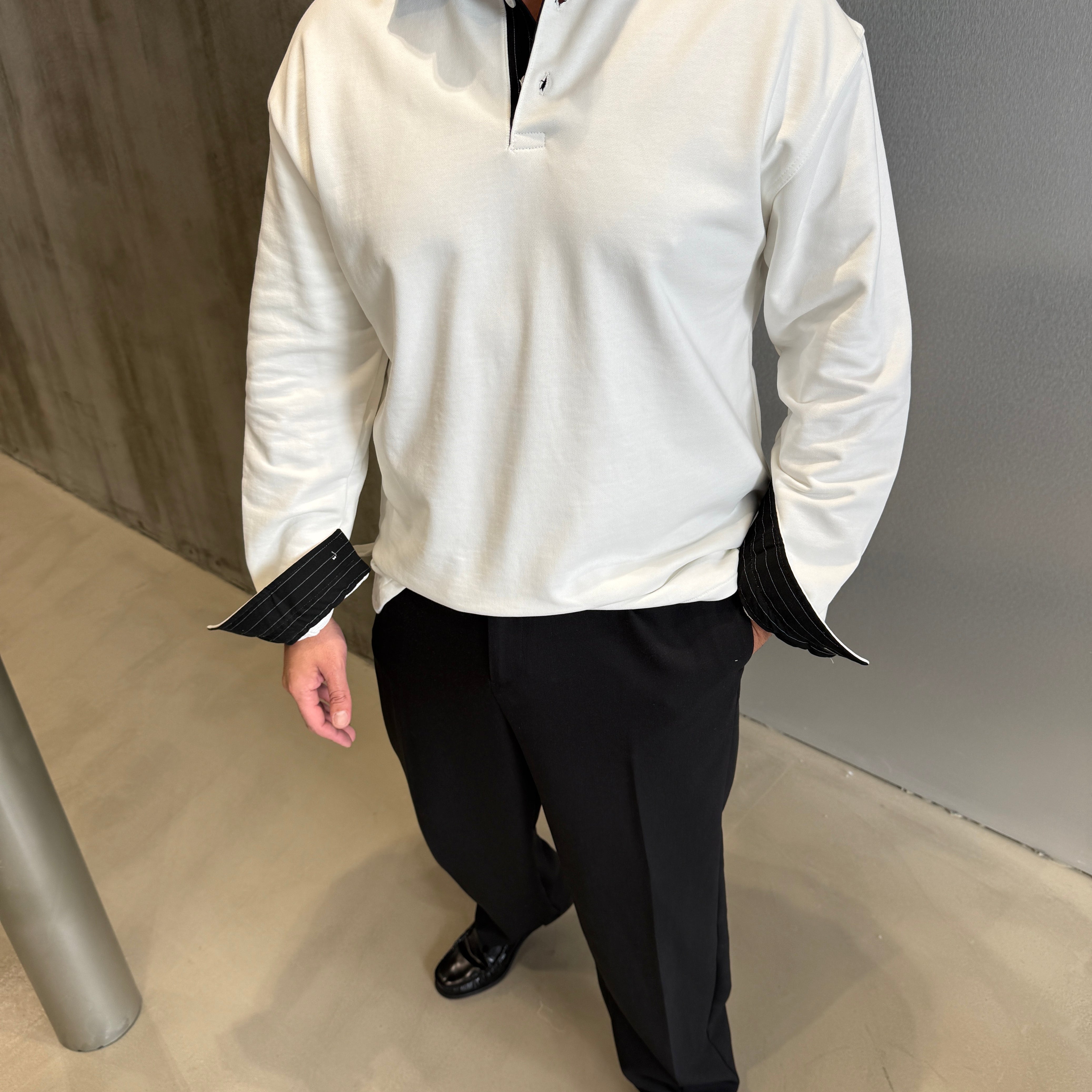 Siyah İtalyan Yaka Çizgili Sweat