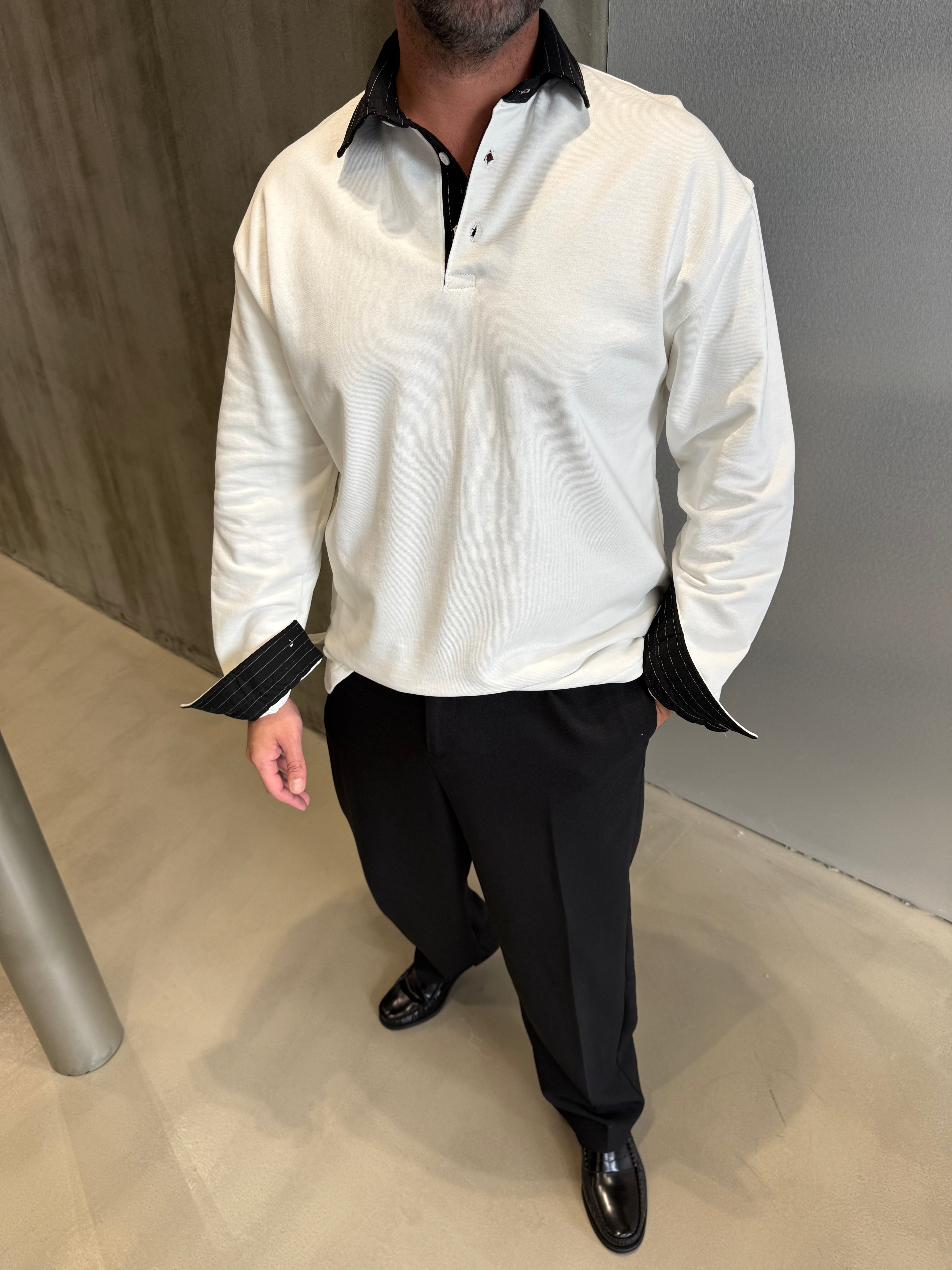 Siyah İtalyan Yaka Çizgili Sweat