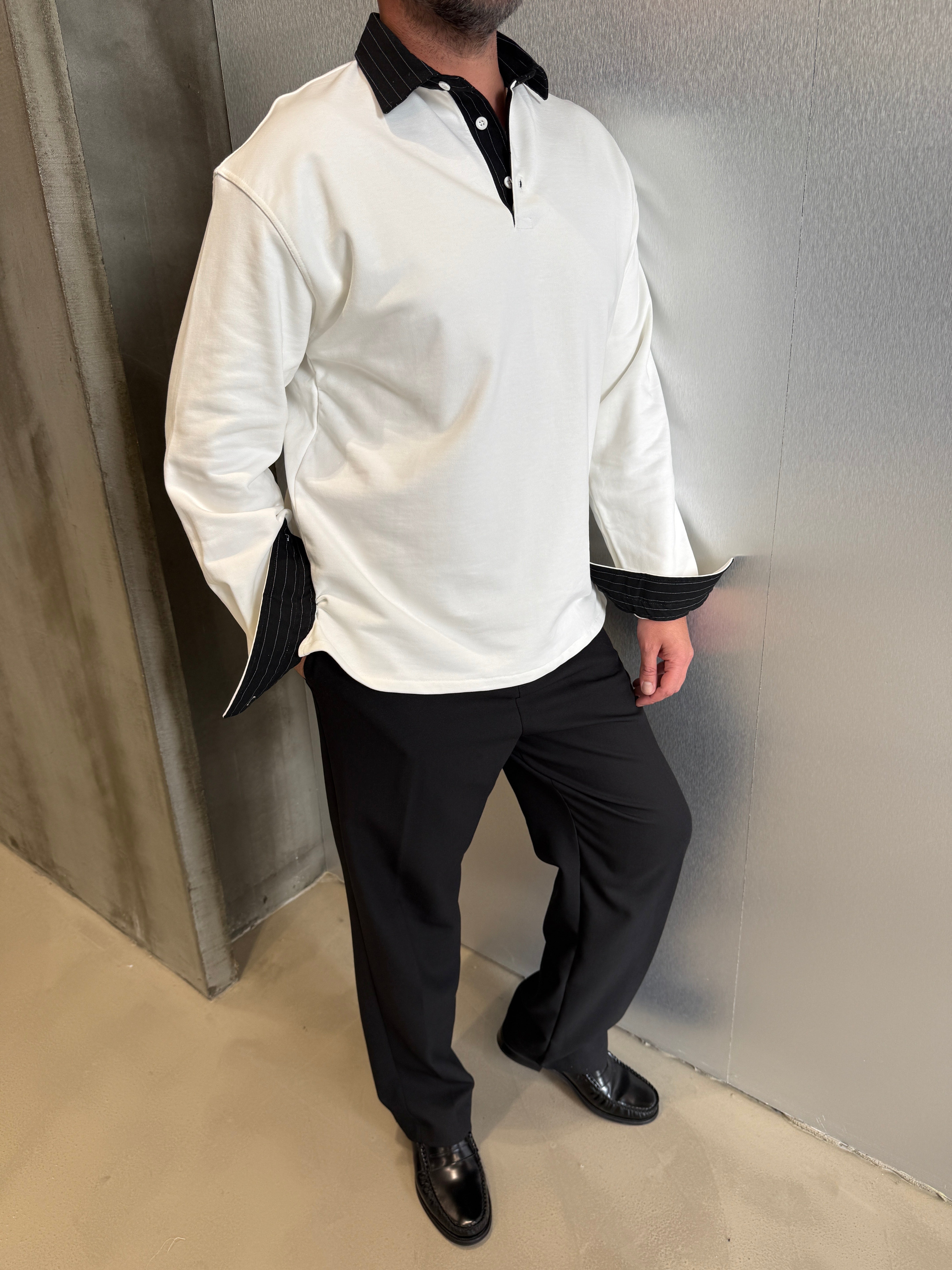 Siyah İtalyan Yaka Çizgili Sweat