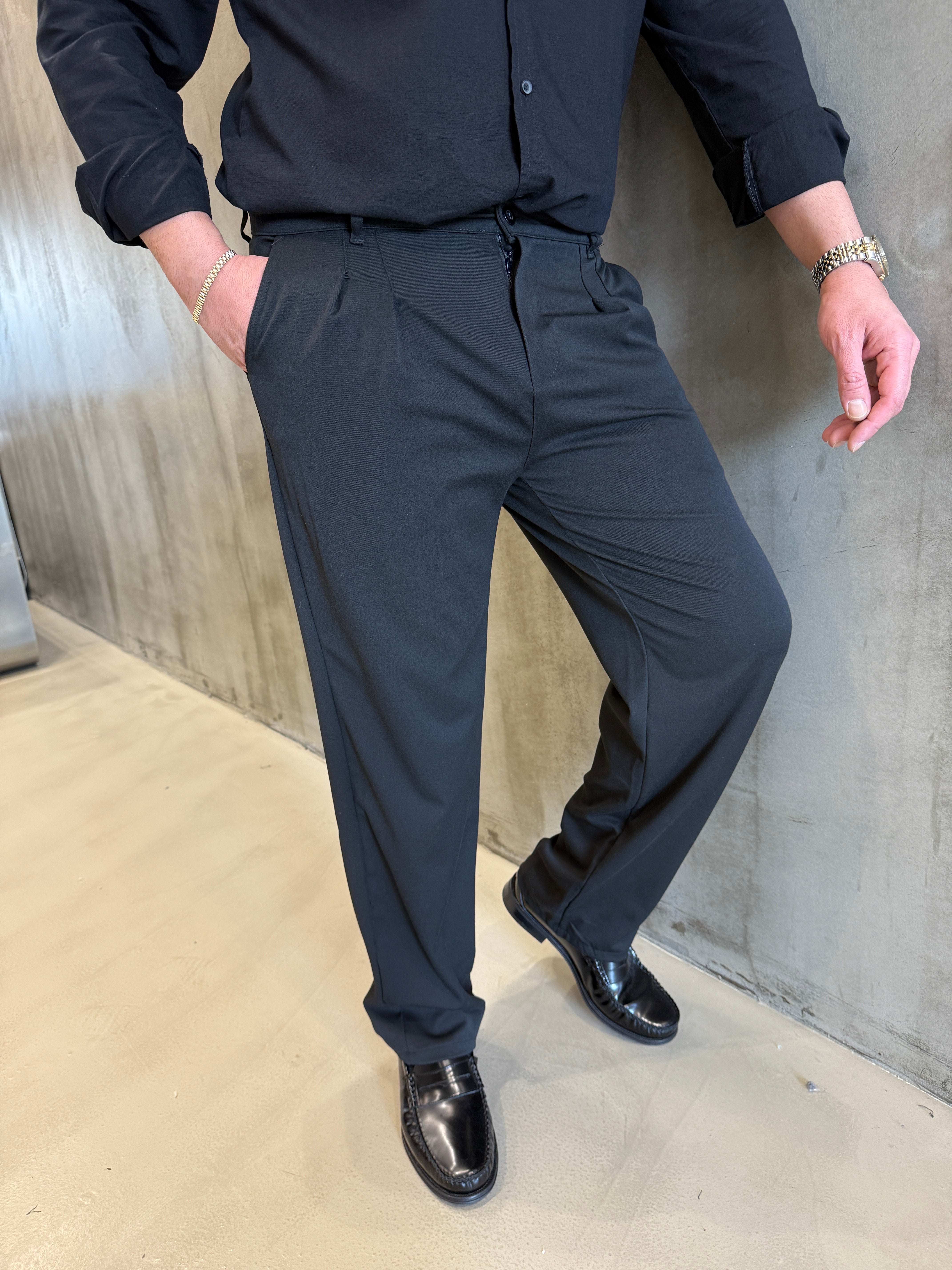 Siyah Kalın Pileli Baggy Pantolon