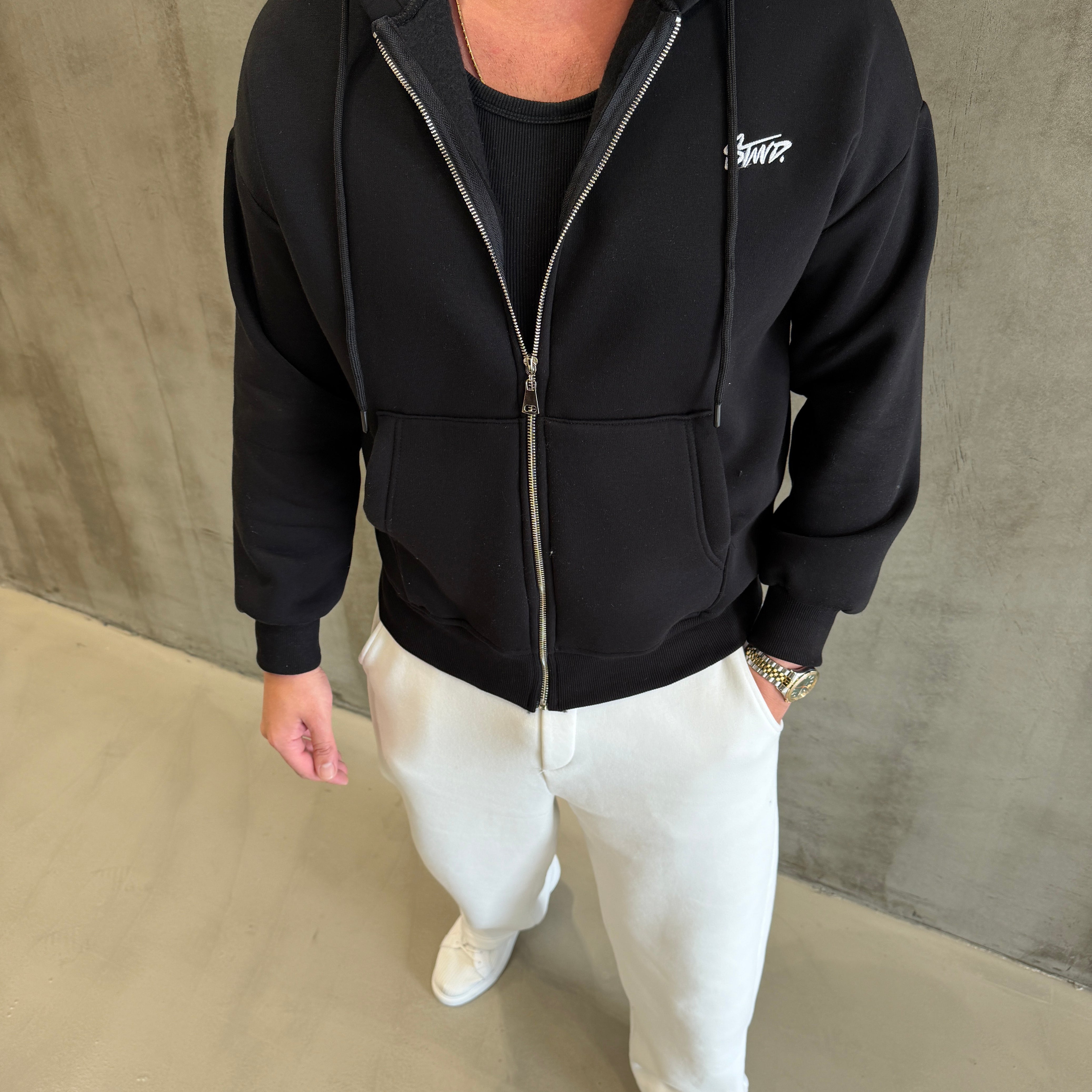 Beyaz Nakış Detaylı 3 İplik Polar