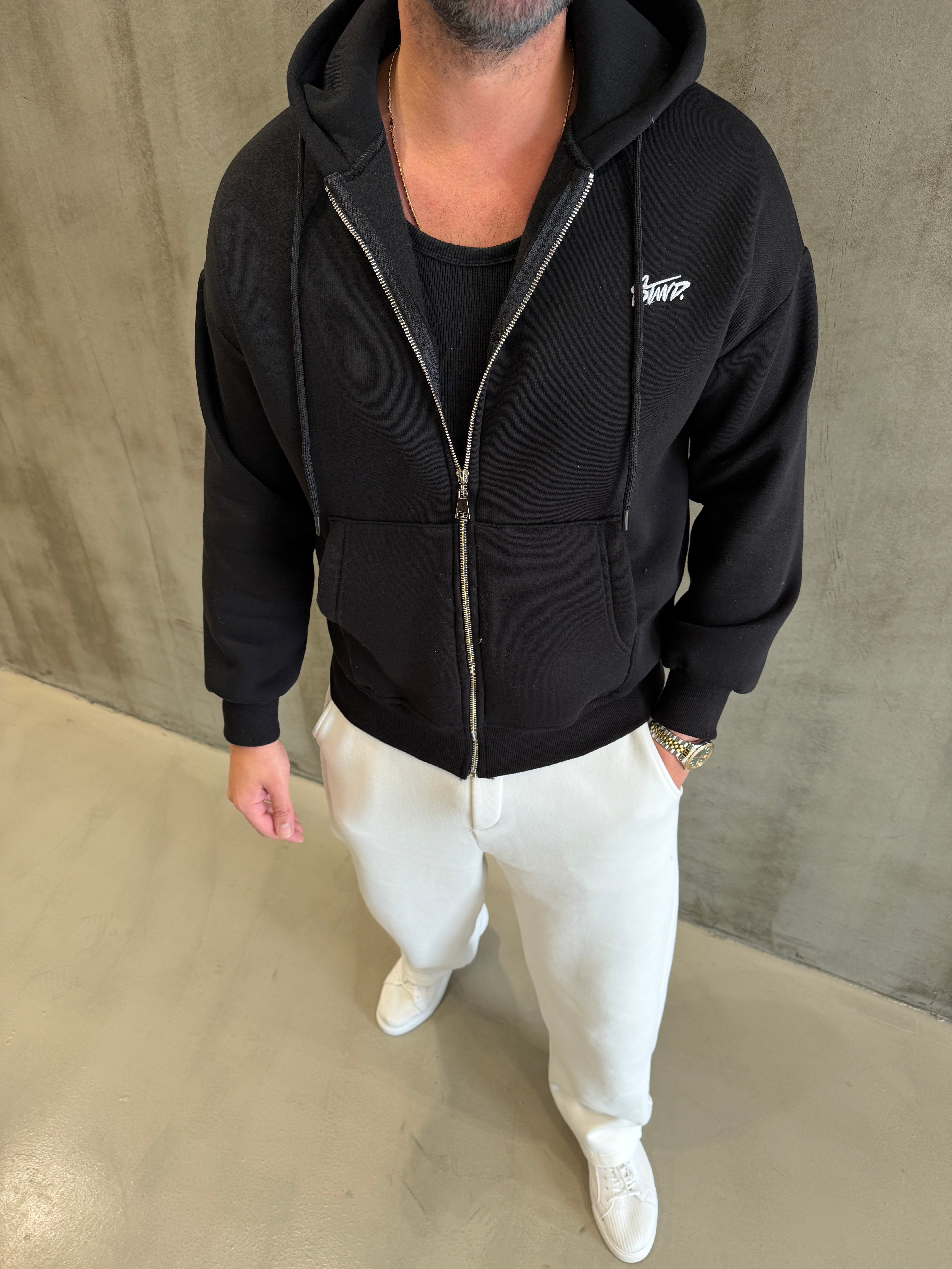 Siyah Nakış Detaylı 3 İplik Polar