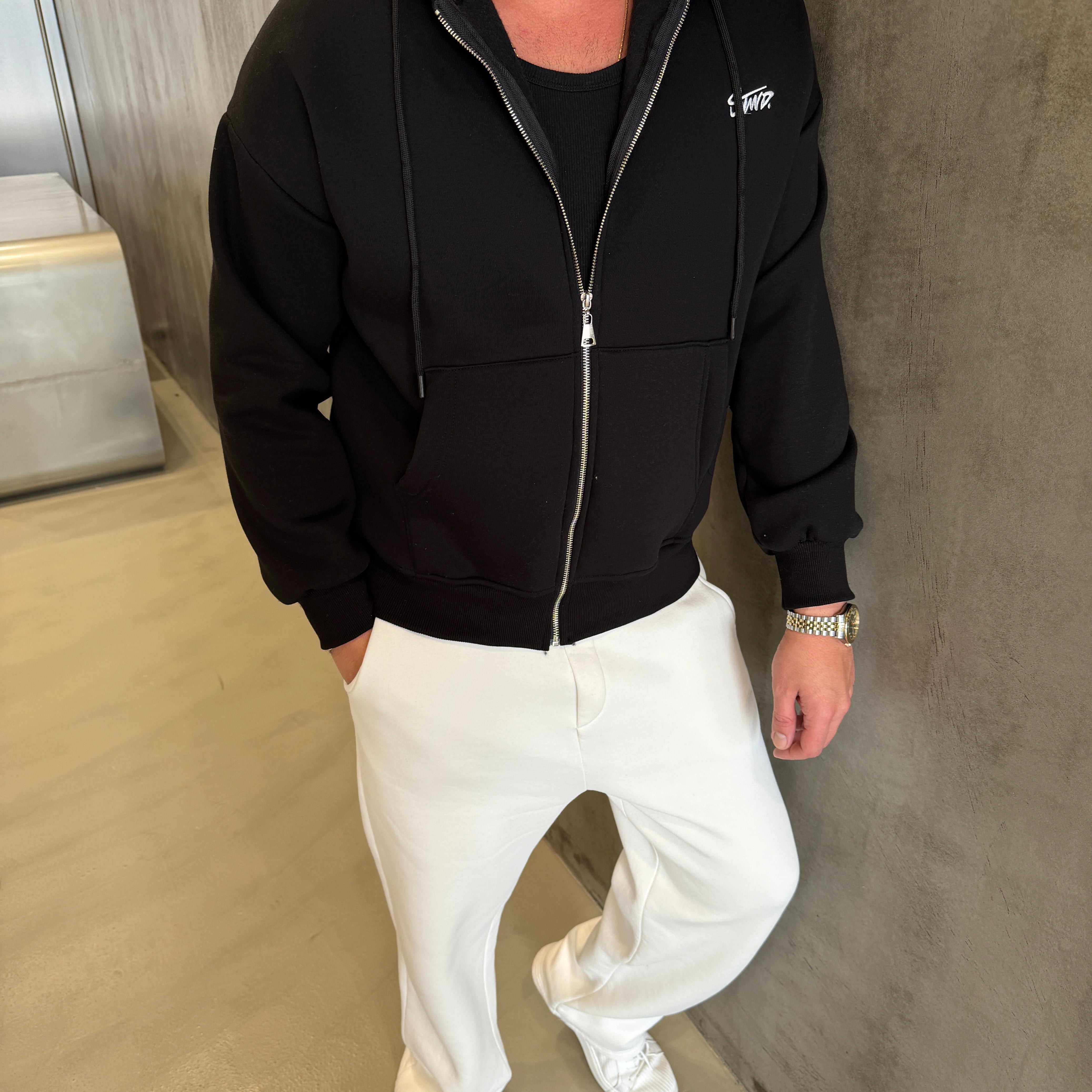 Beyaz Nakış Detaylı 3 İplik Polar