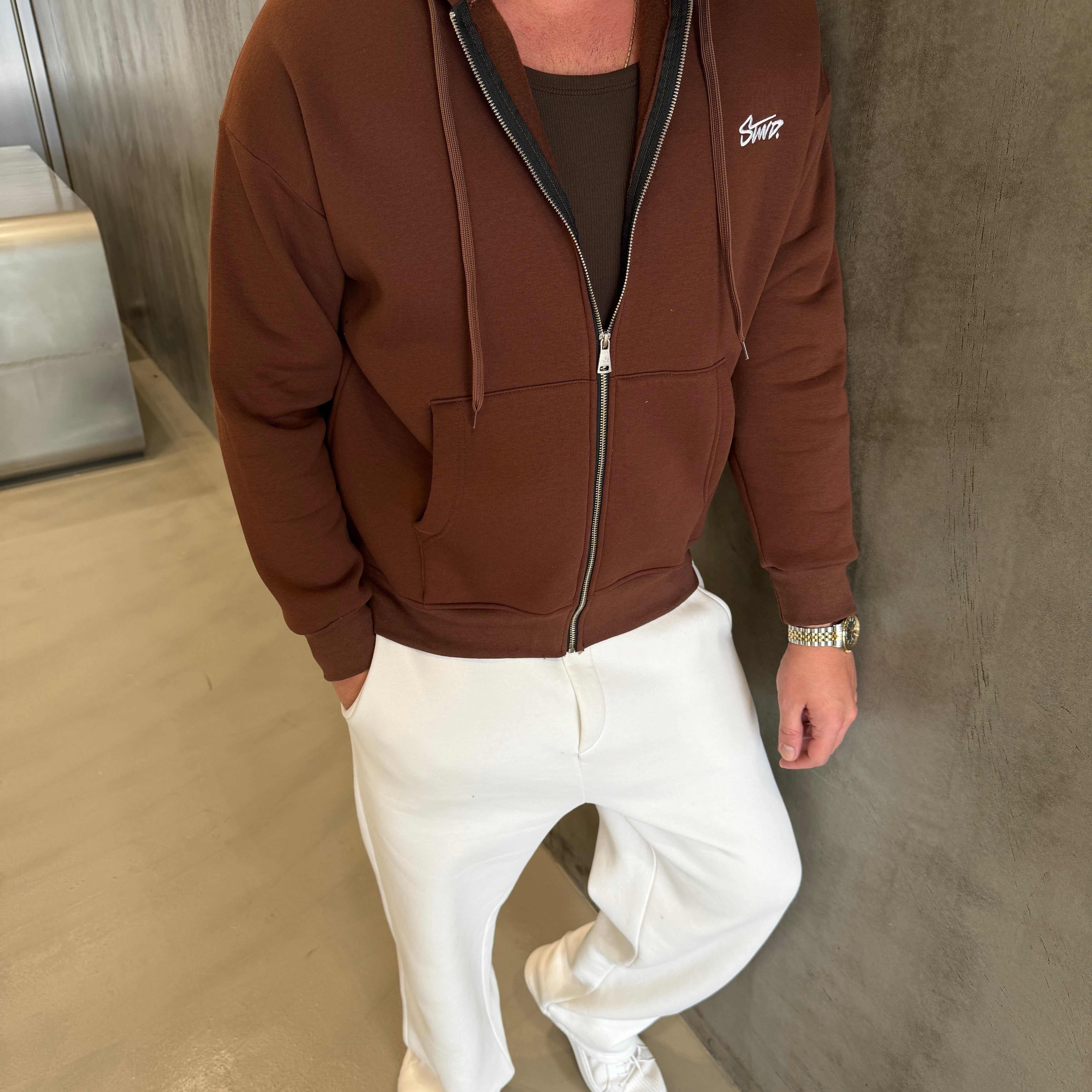 Beyaz Nakış Detaylı 3 İplik Polar