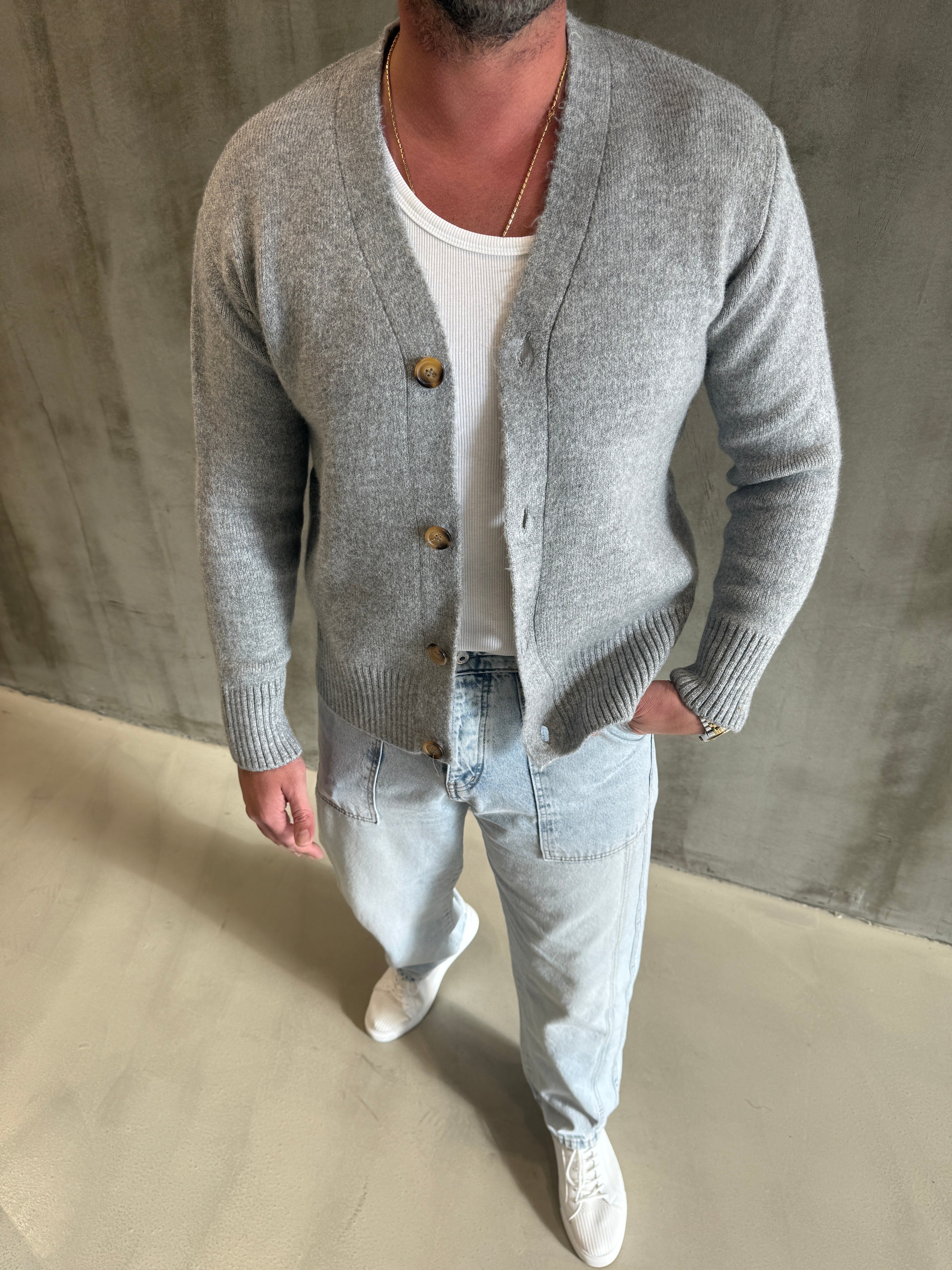 Gri Sakallı Kumaş Hırka