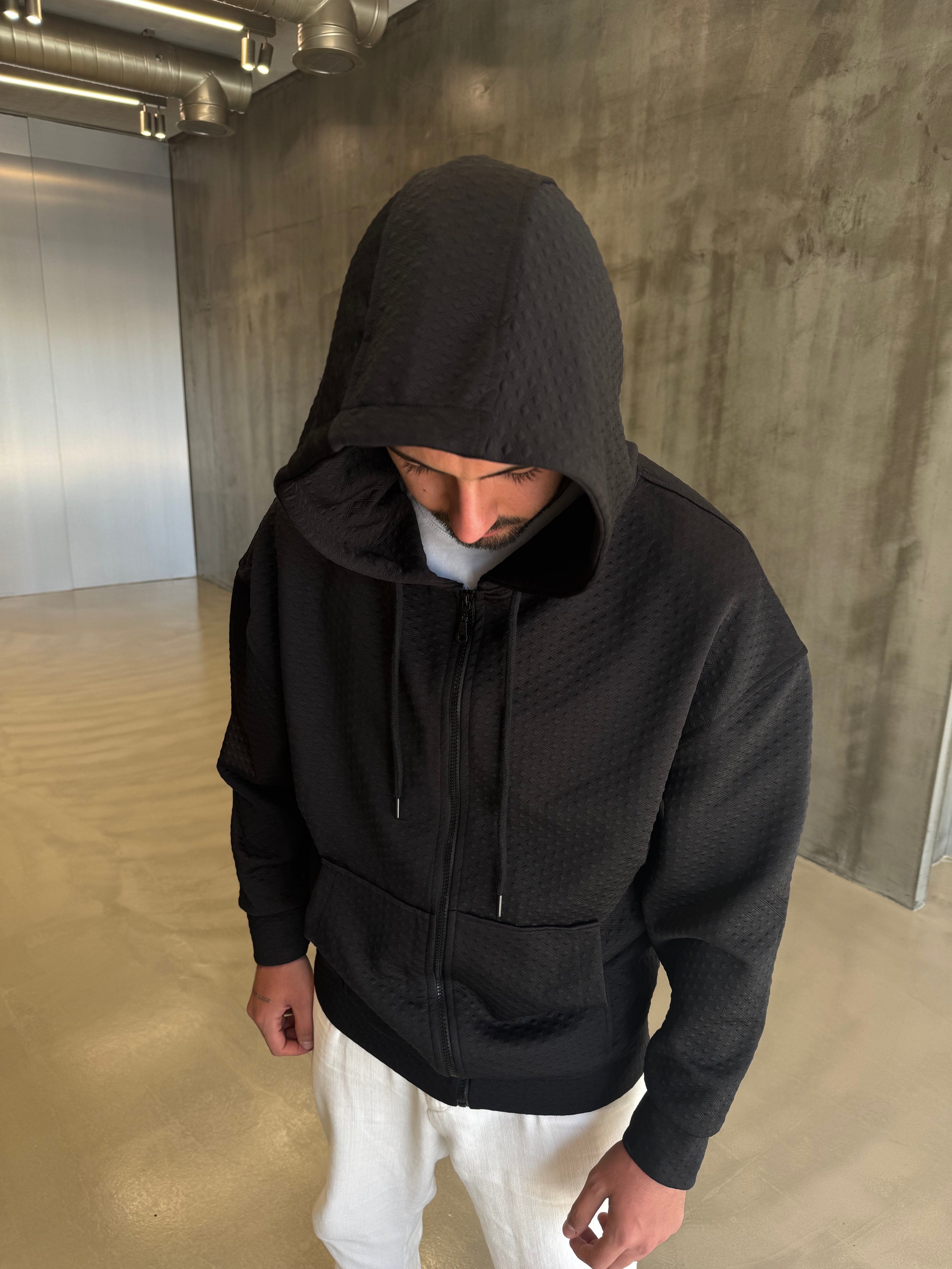 Siyah Kendinden Desenli Kapüşonlu Hırka