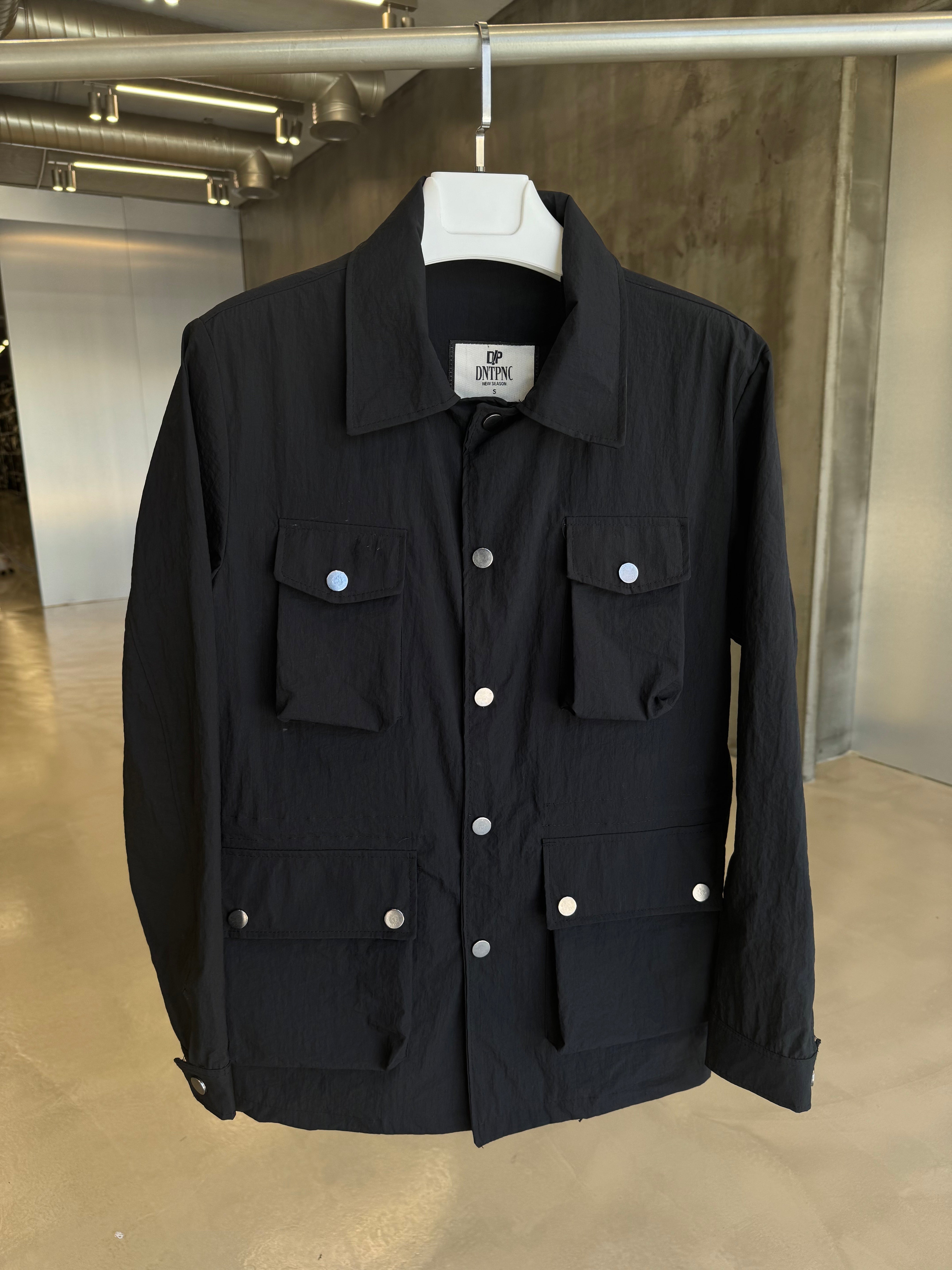 Siyah Tasarım Mevsimlik Ceket