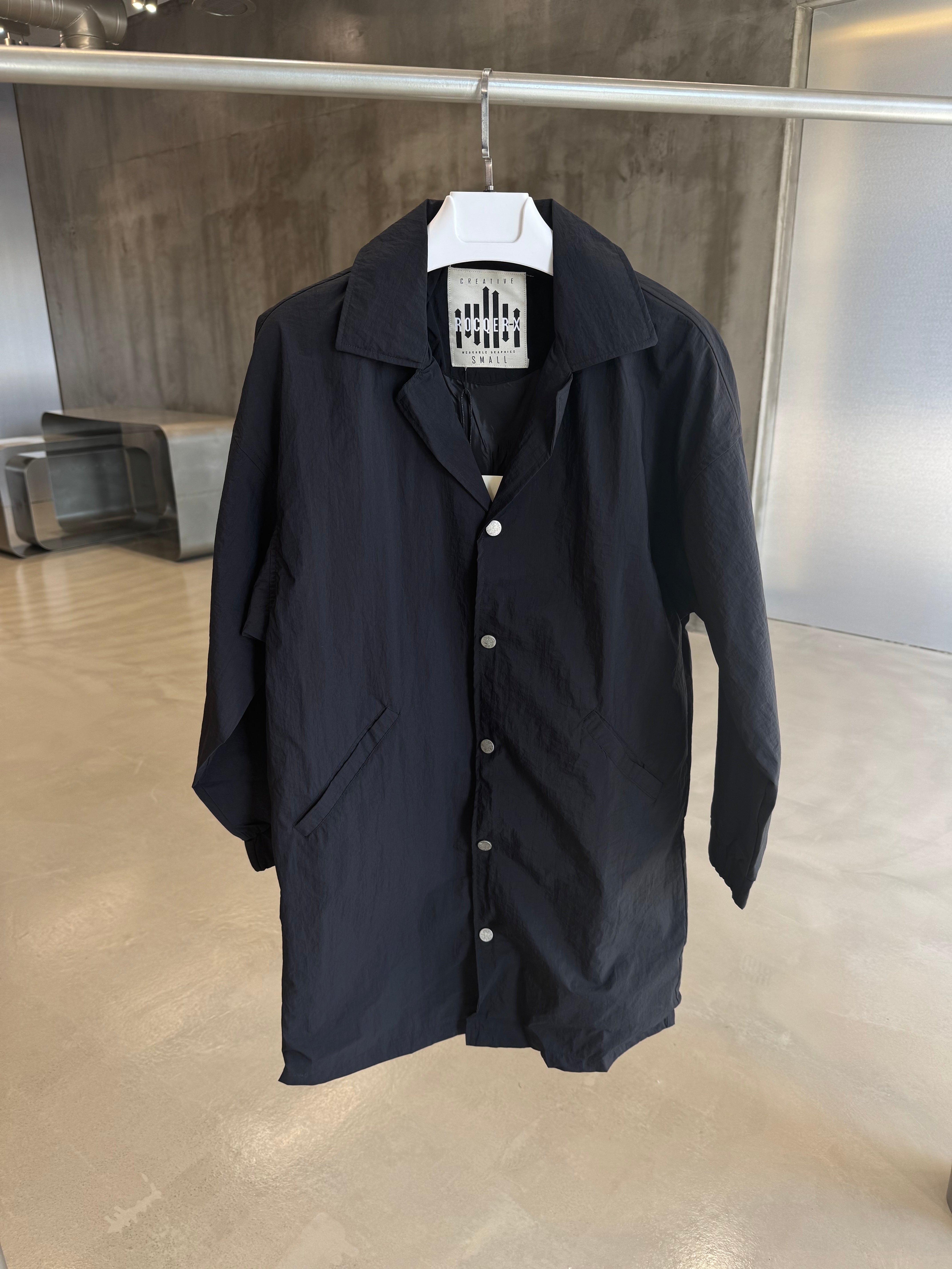 Siyah Uzun Yağmurluk