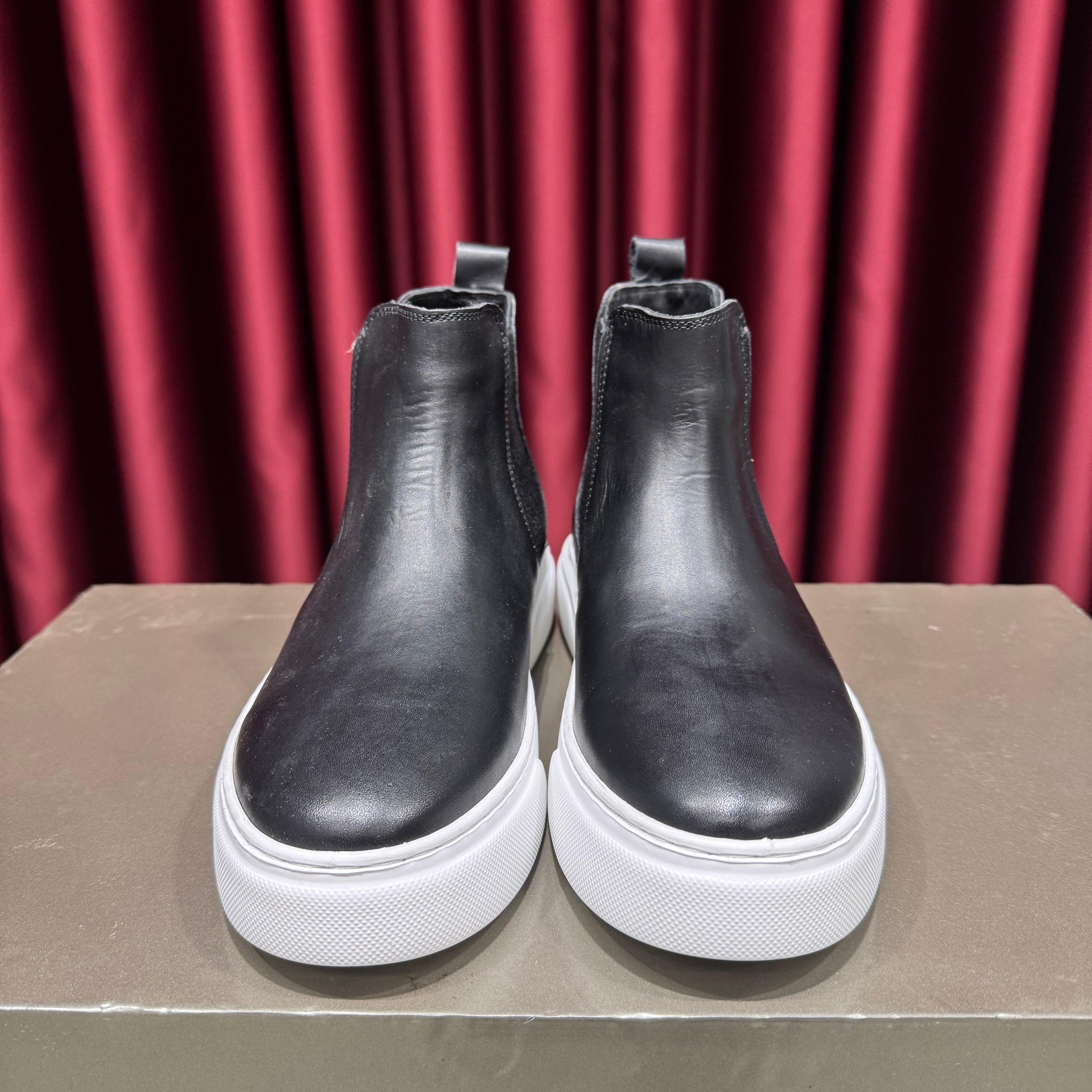 Siyah Beyaz Tabanlı Eva Taban Bot