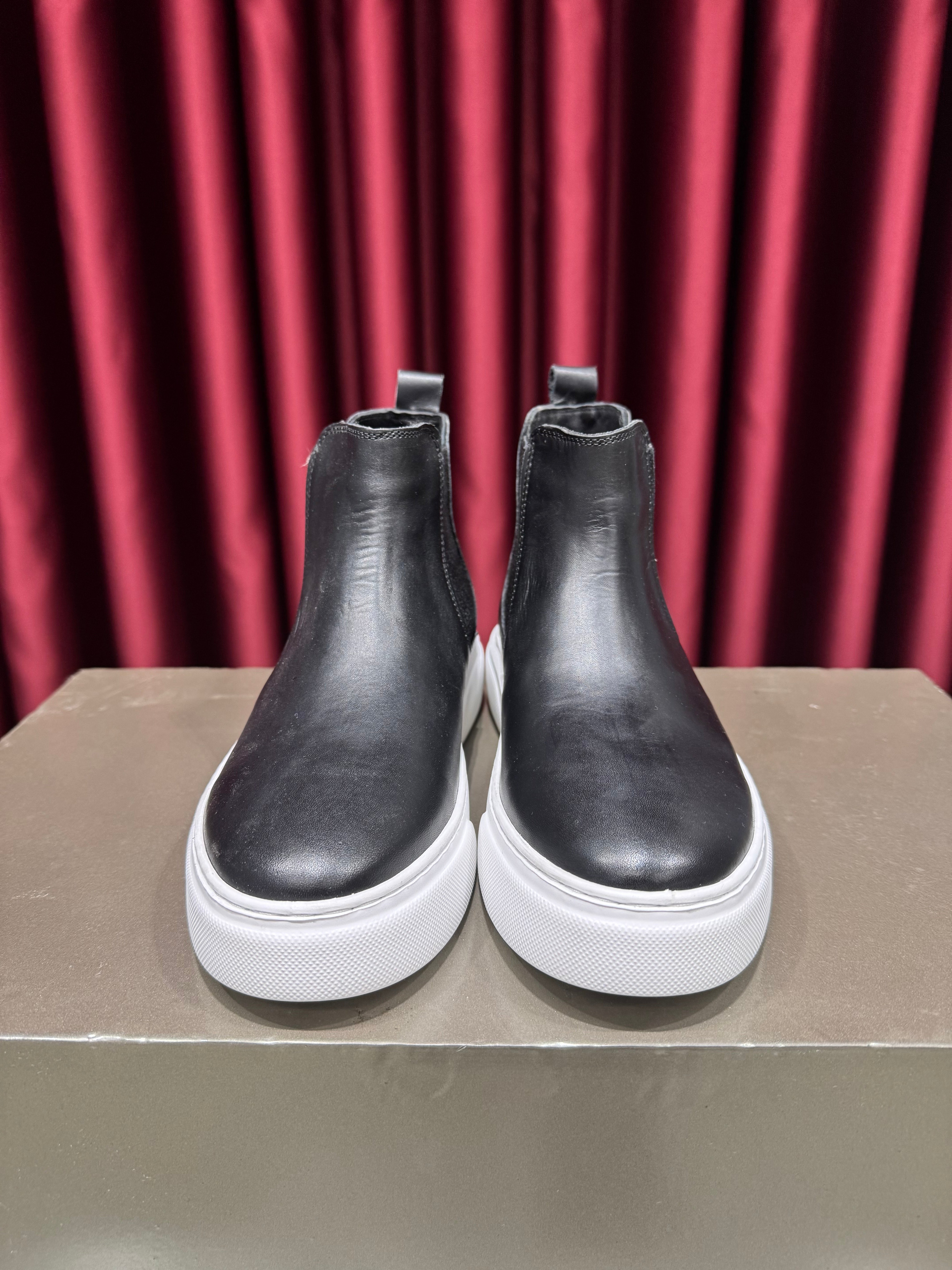 Siyah Beyaz Tabanlı Eva Taban Bot