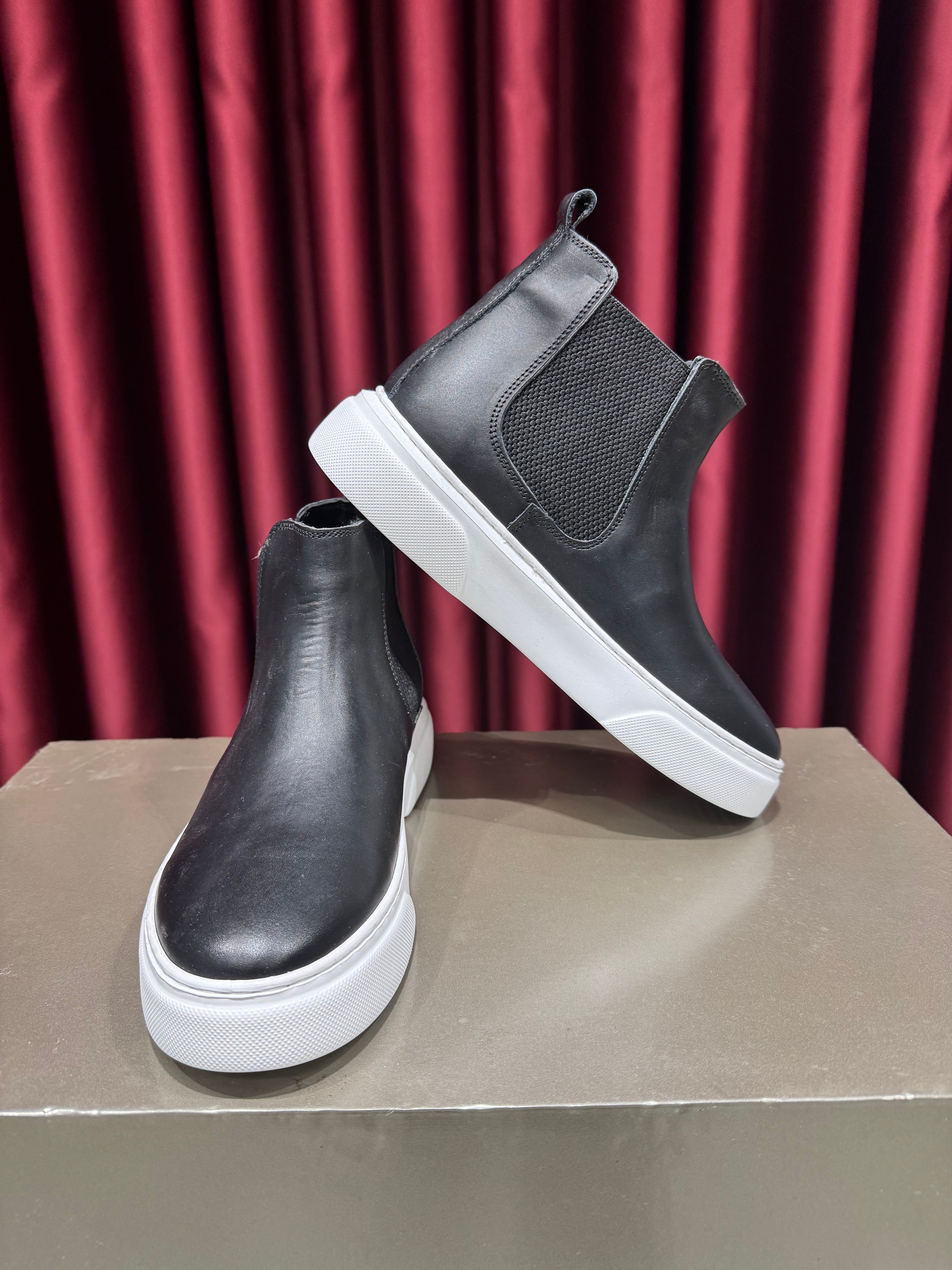 Siyah Beyaz Tabanlı Eva Taban Bot