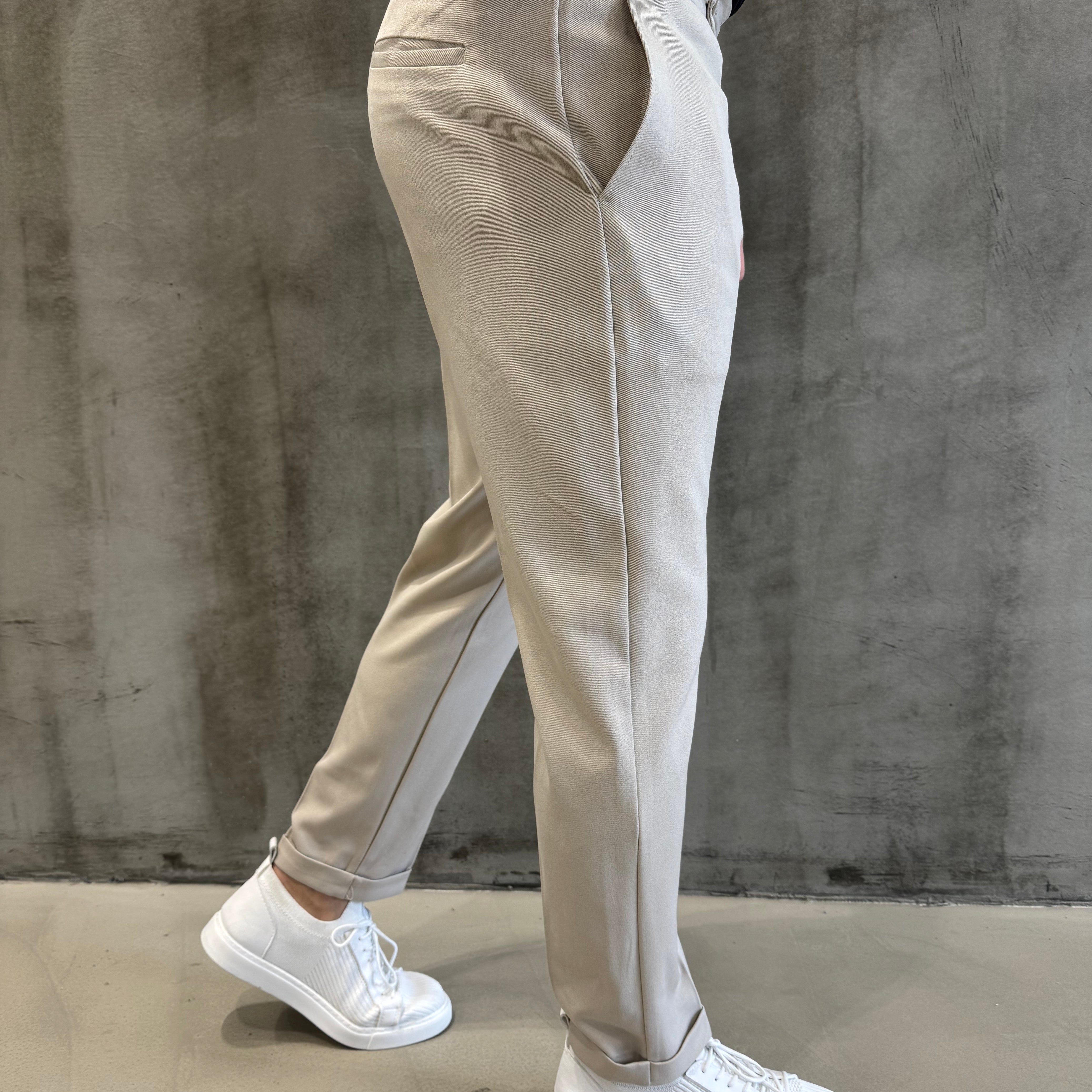 Siyah Kemer Detaylı BR Pantolon