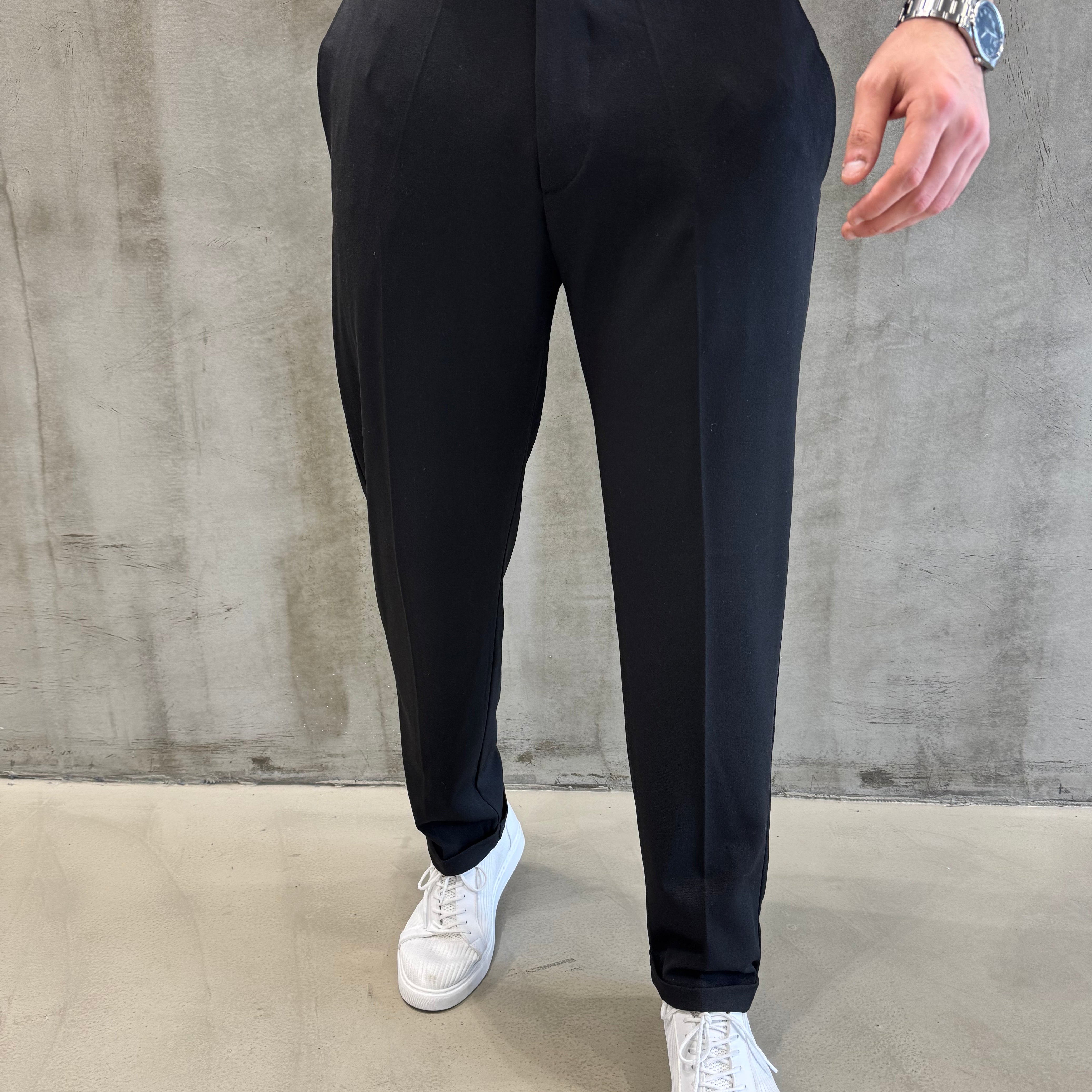 Siyah Kemer Detaylı BR Pantolon