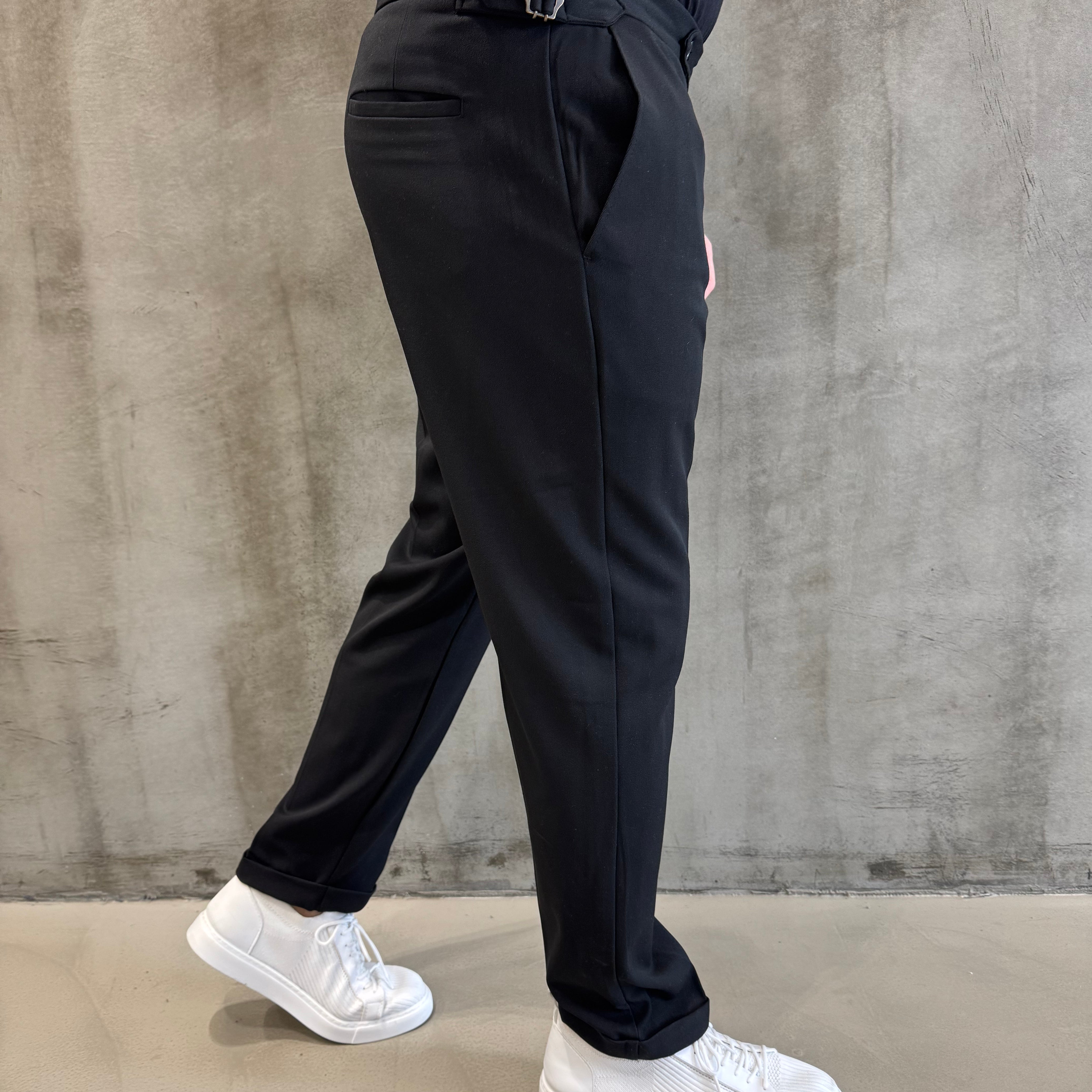 Siyah Kemer Detaylı BR Pantolon