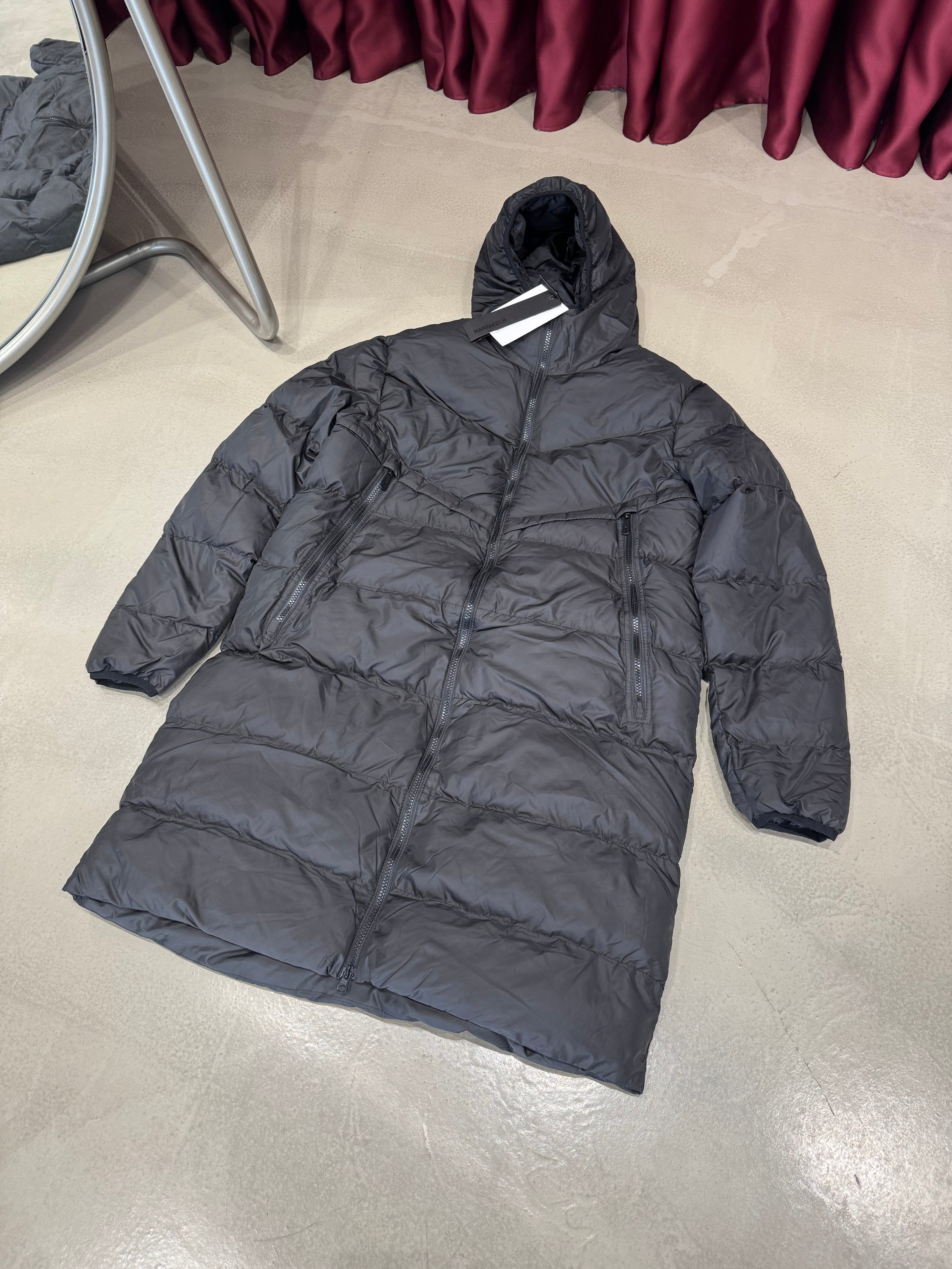 Siyah Uzun Şişme Mont