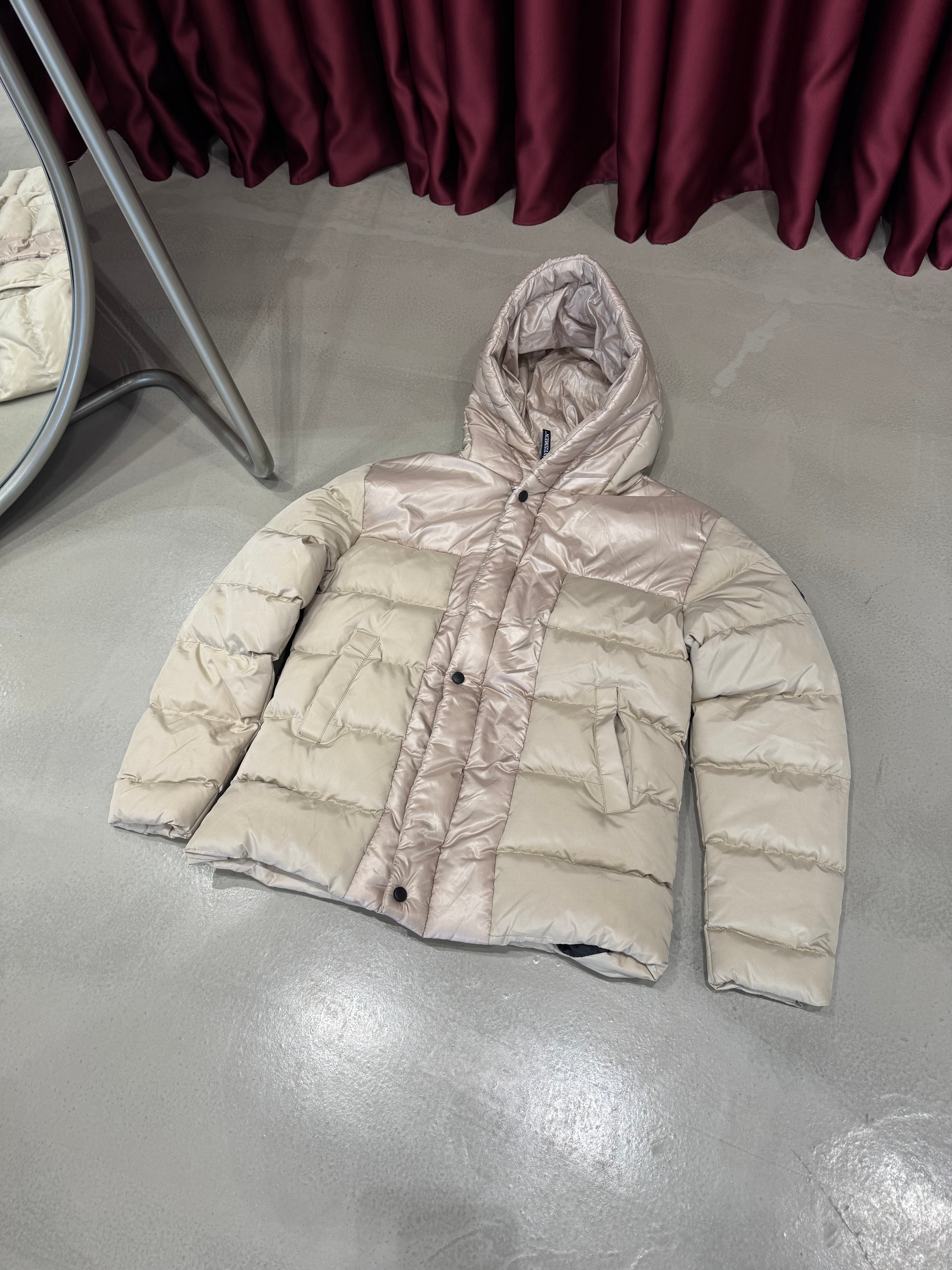 Kapüşonlu Şişme Mont