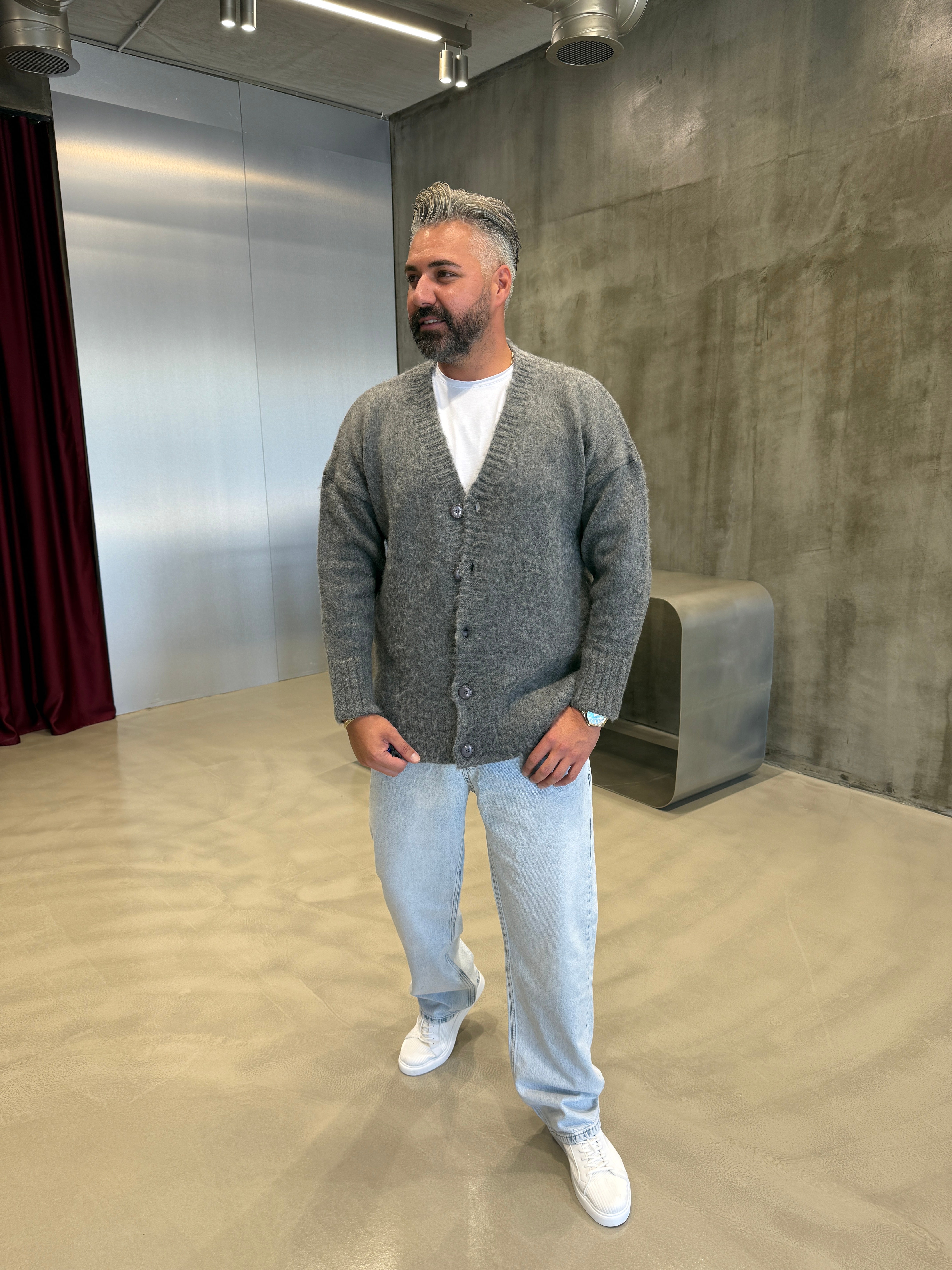 Gri Sakal Kumaş Hırka