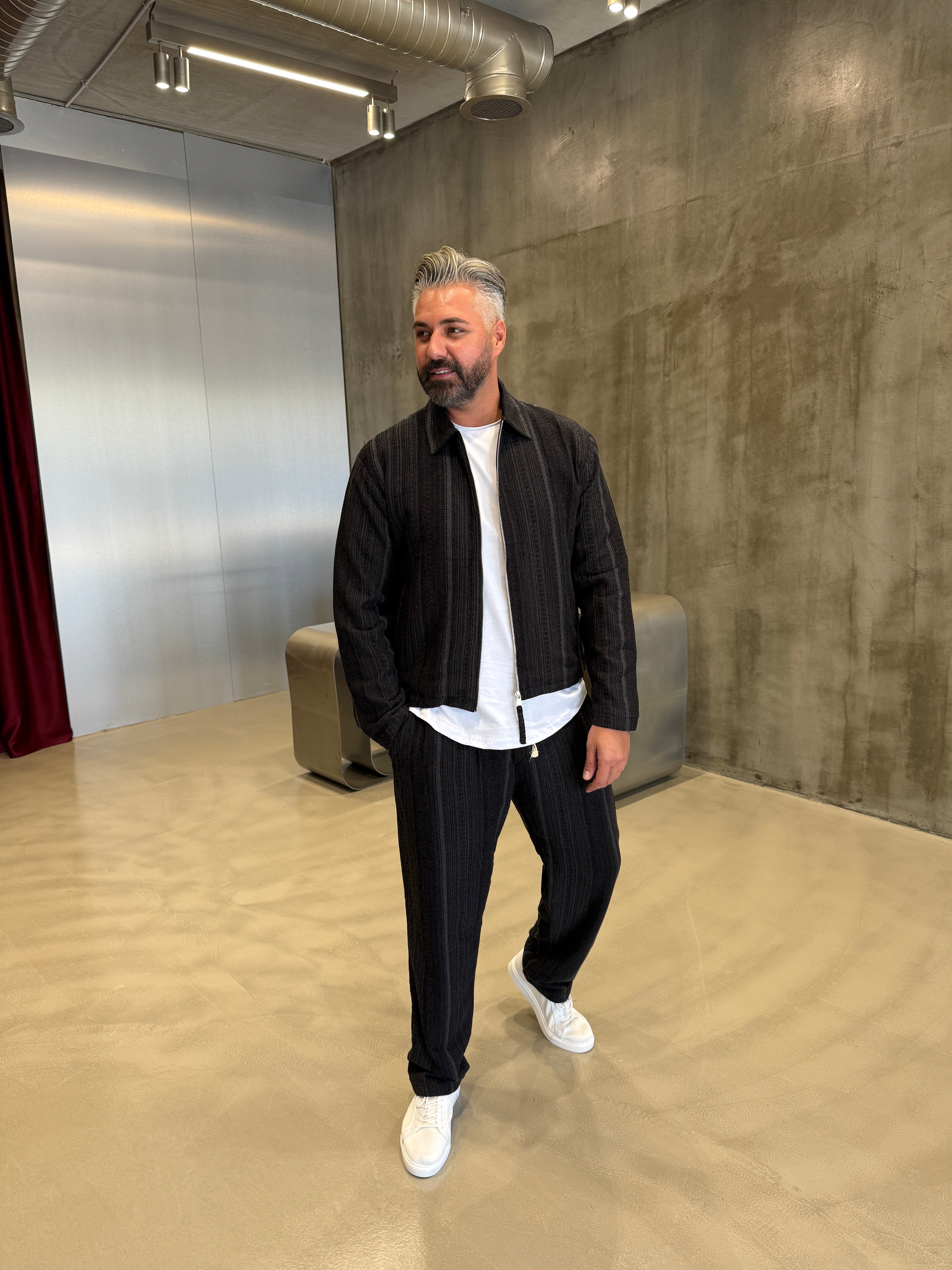 Siyah Etnik Desen Tasarım Takım