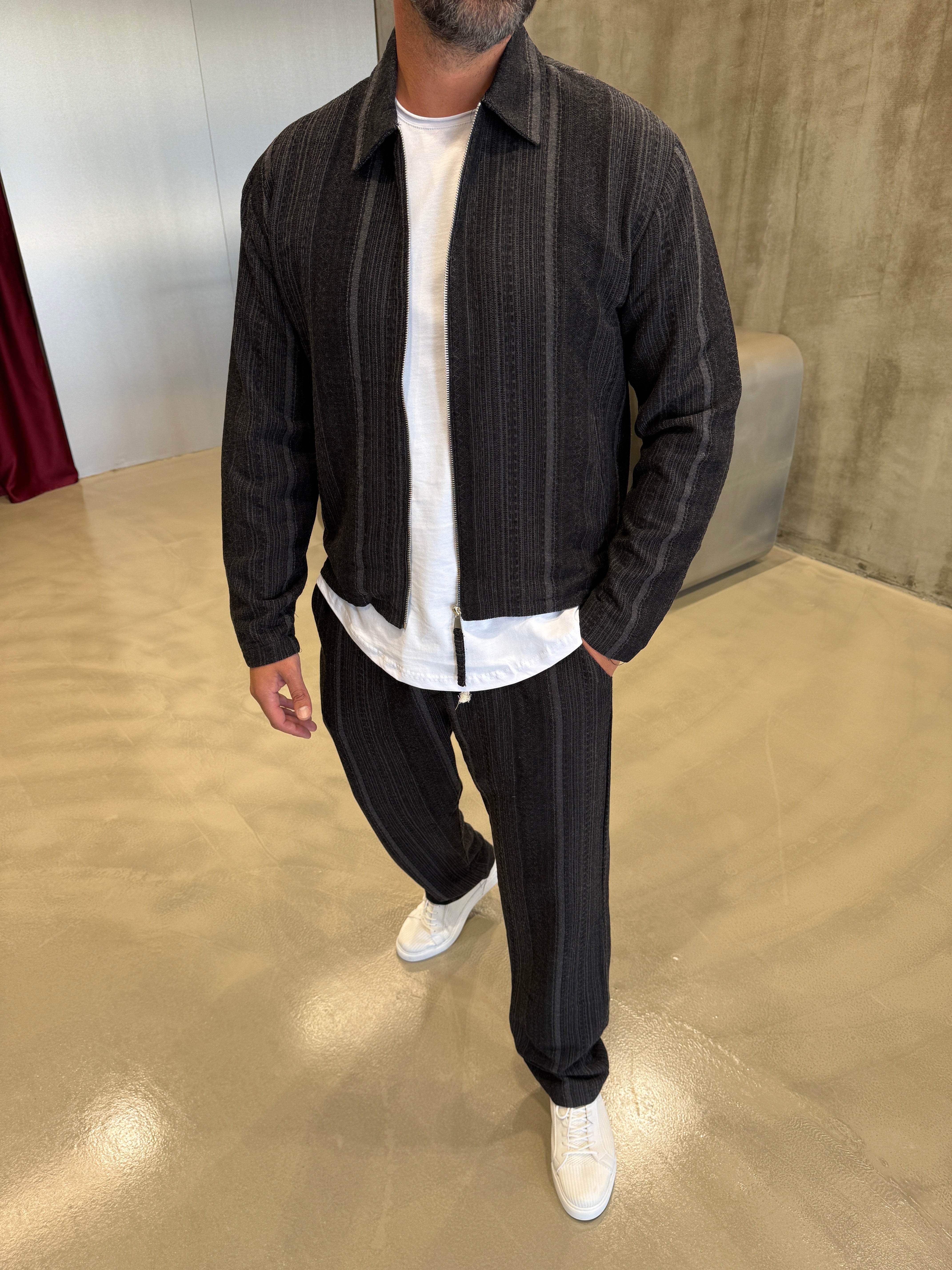 Siyah Etnik Desen Tasarım Takım