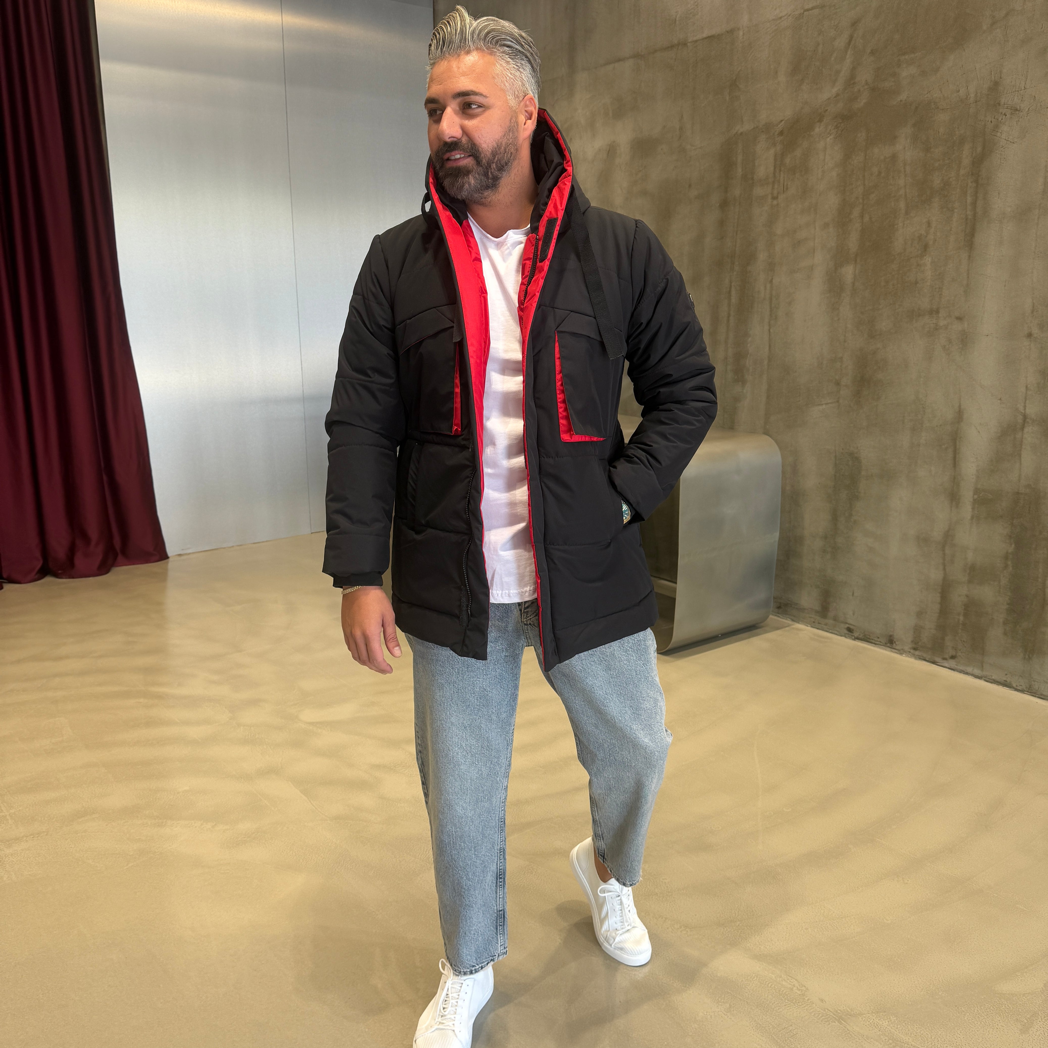 Siyah Şerit Detaylı Tasarım Mont