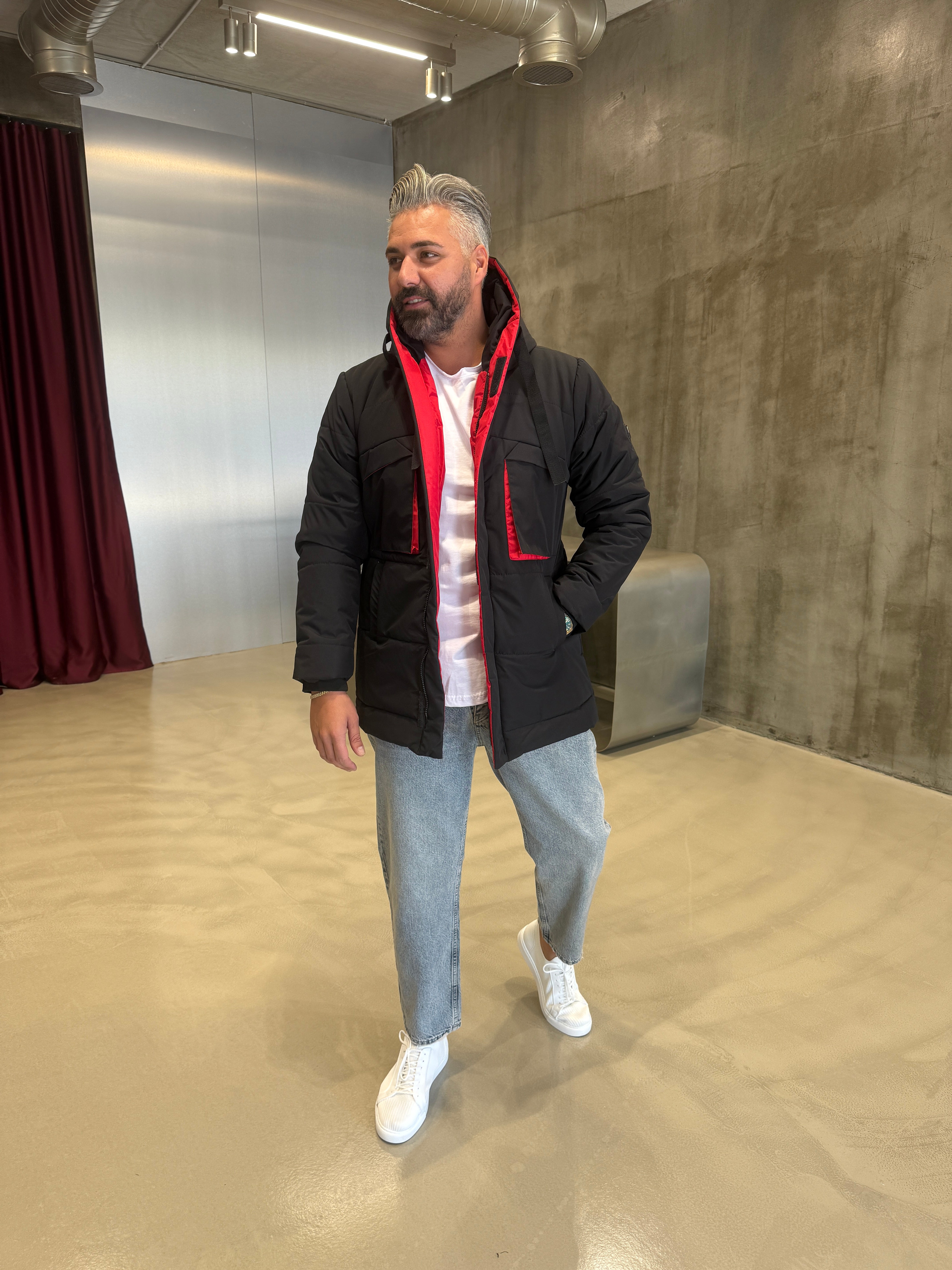 Siyah Şerit Detaylı Tasarım Mont