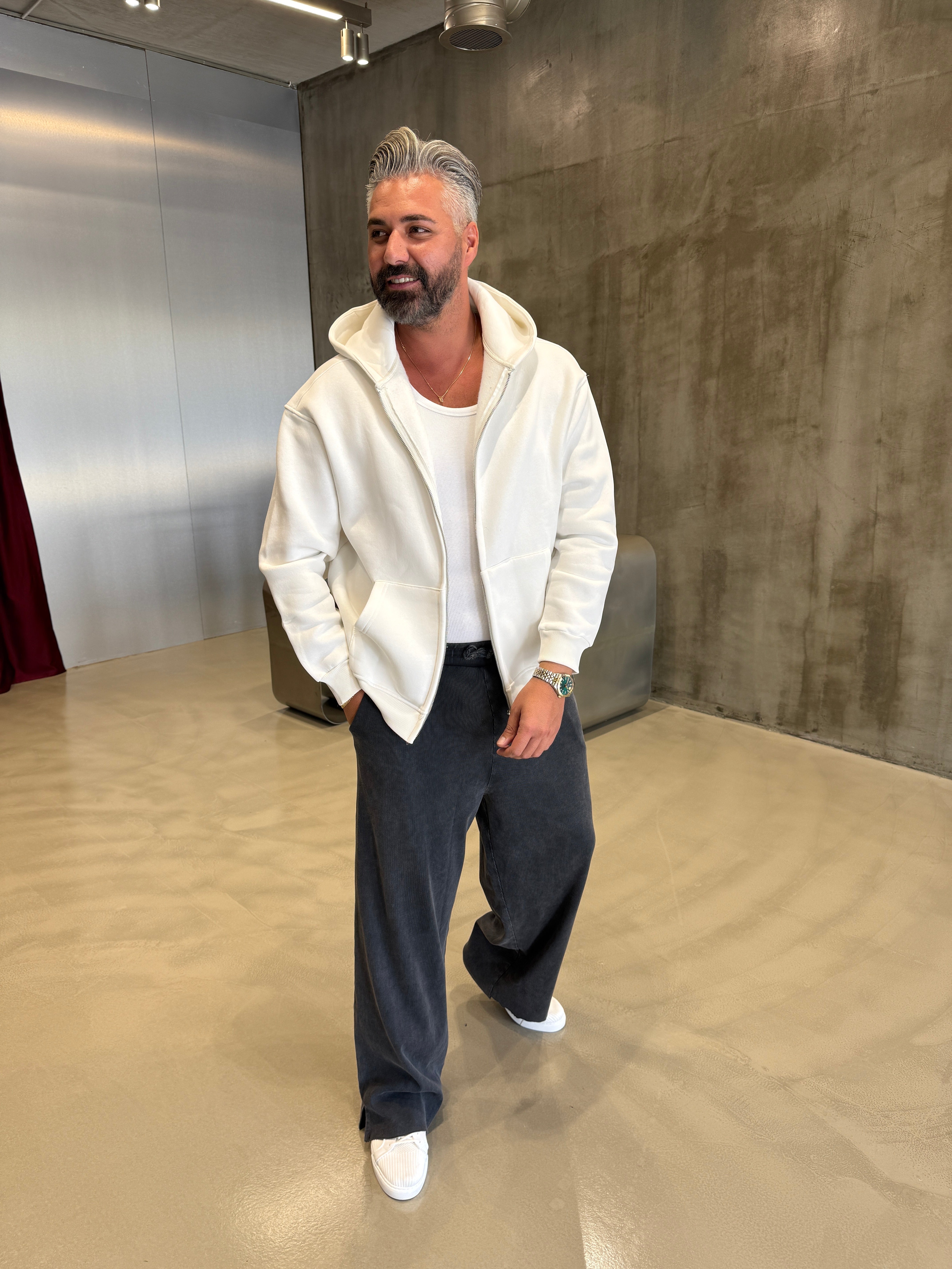 Beyaz Gramajlı Fermuarlı Polar