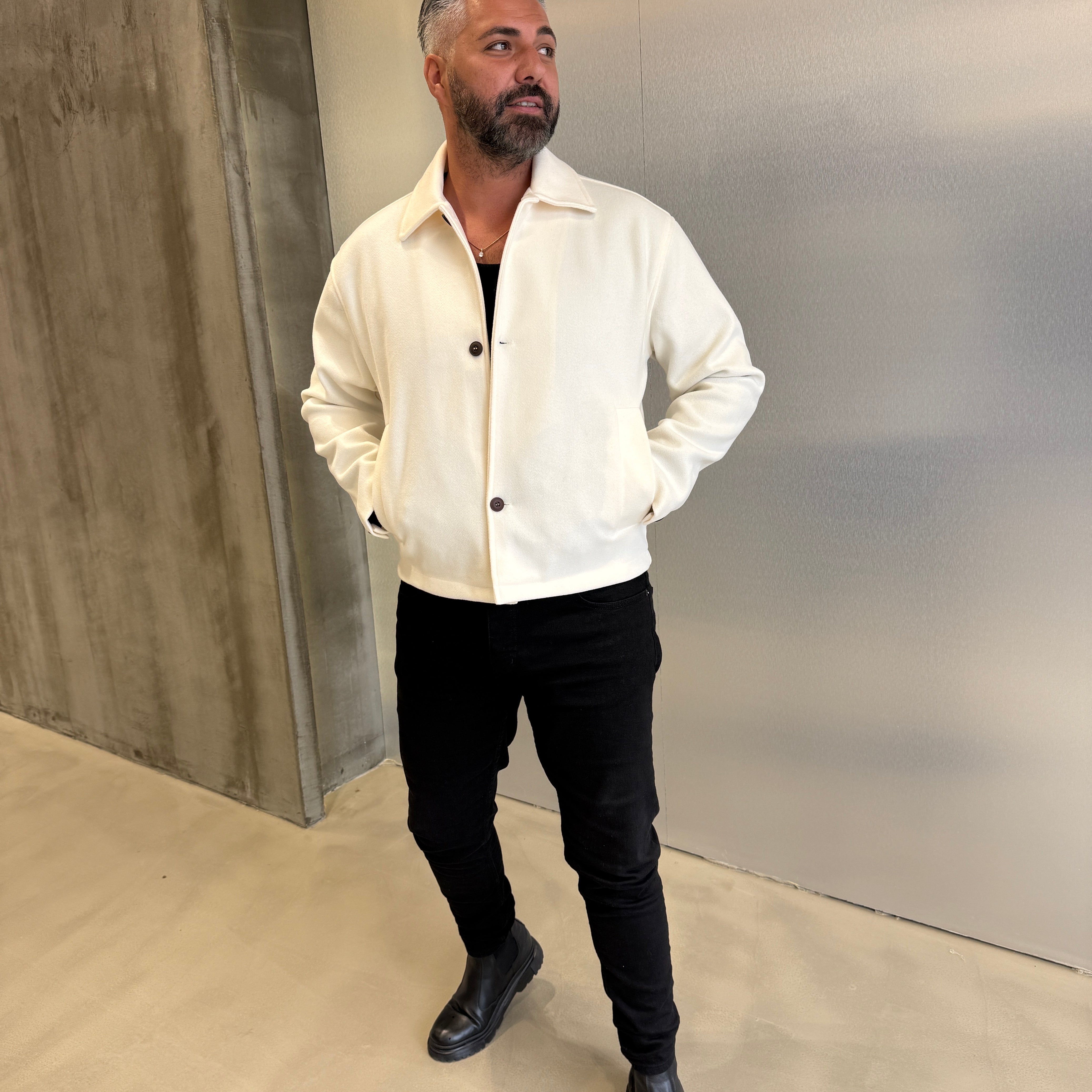 Beyaz Crop Kaşe