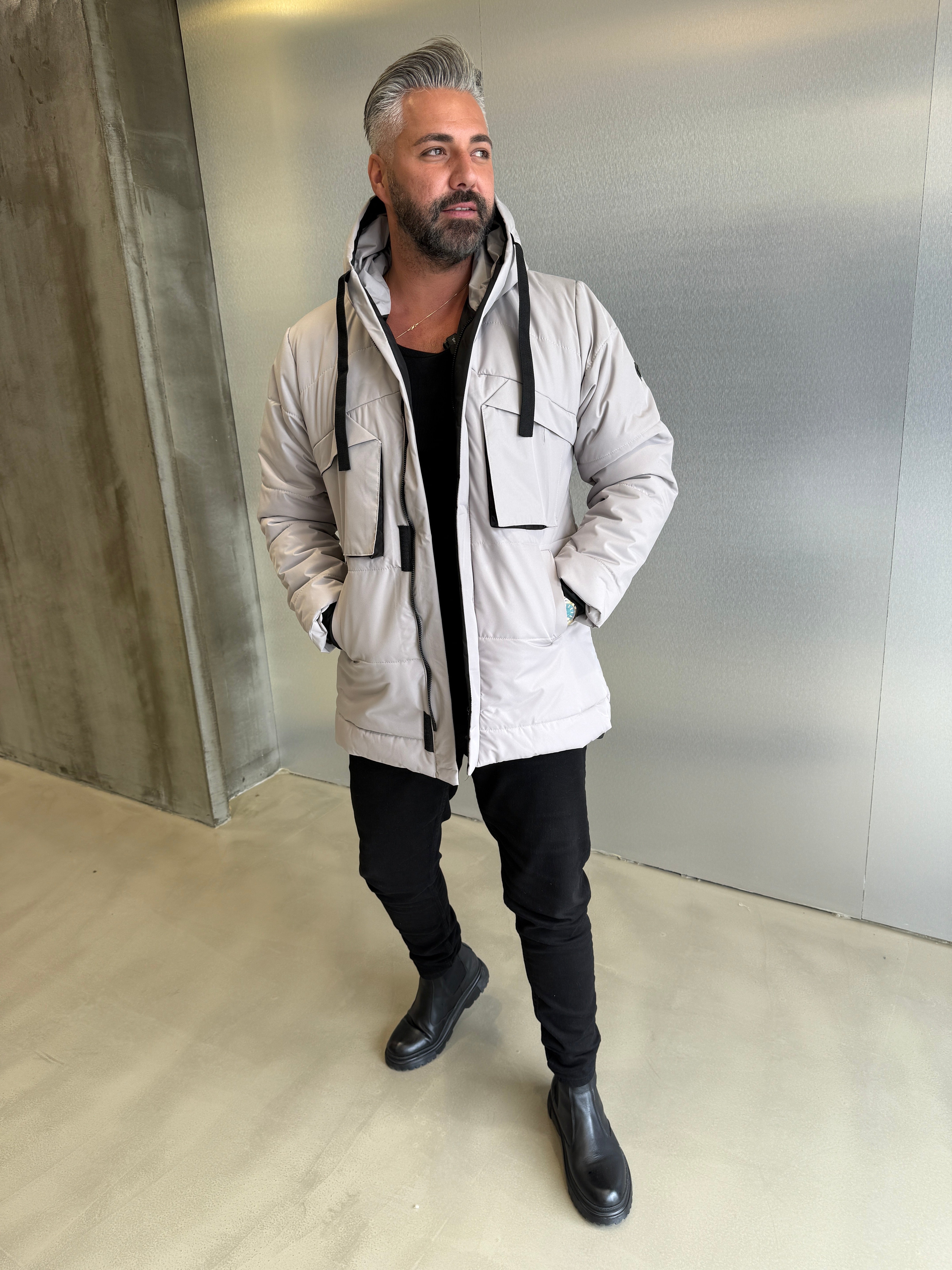 Gri Şerit Detaylı Tasarım Şişme Mont