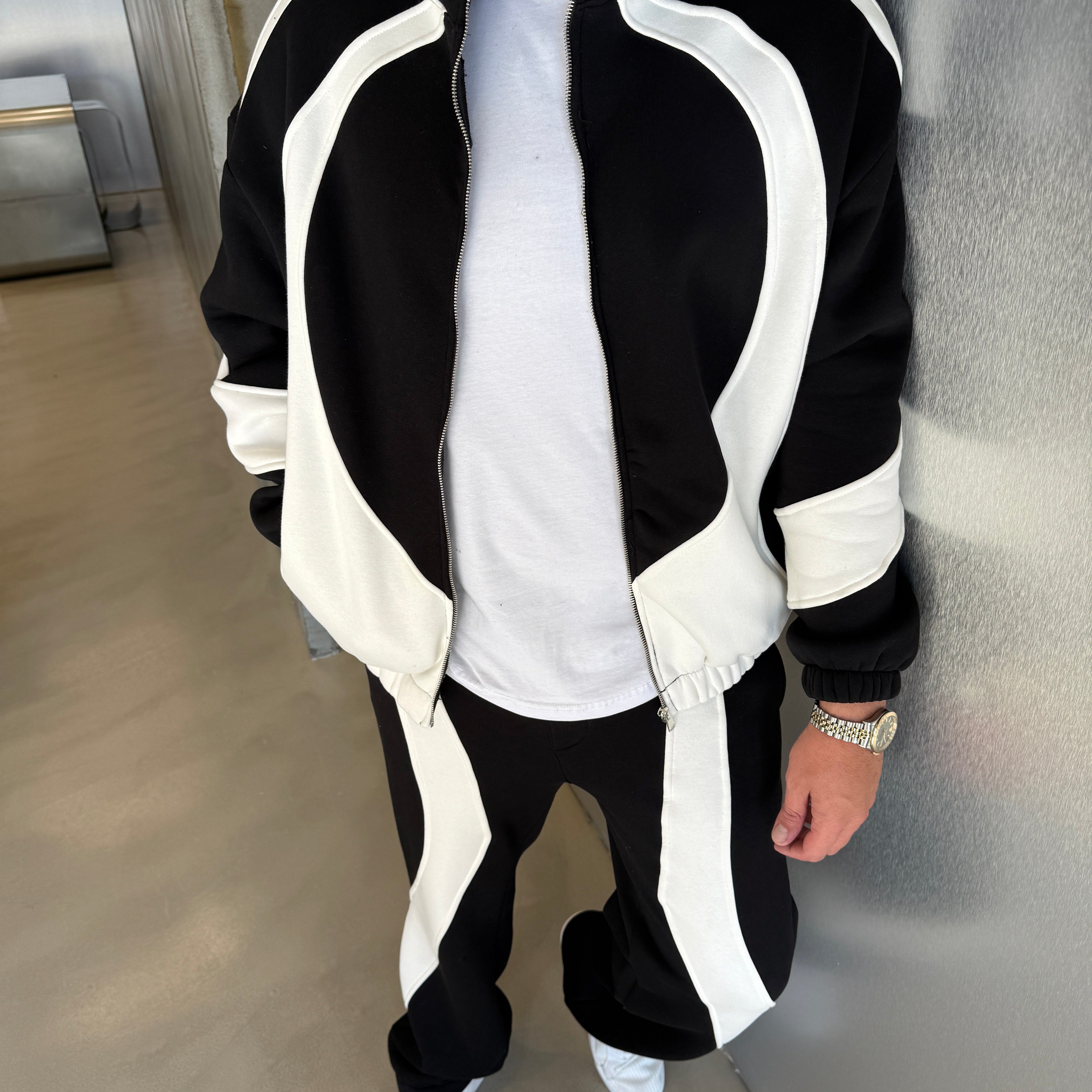 Siyah Asimetrik Detaylı 3 İplik Şardonlu Takım