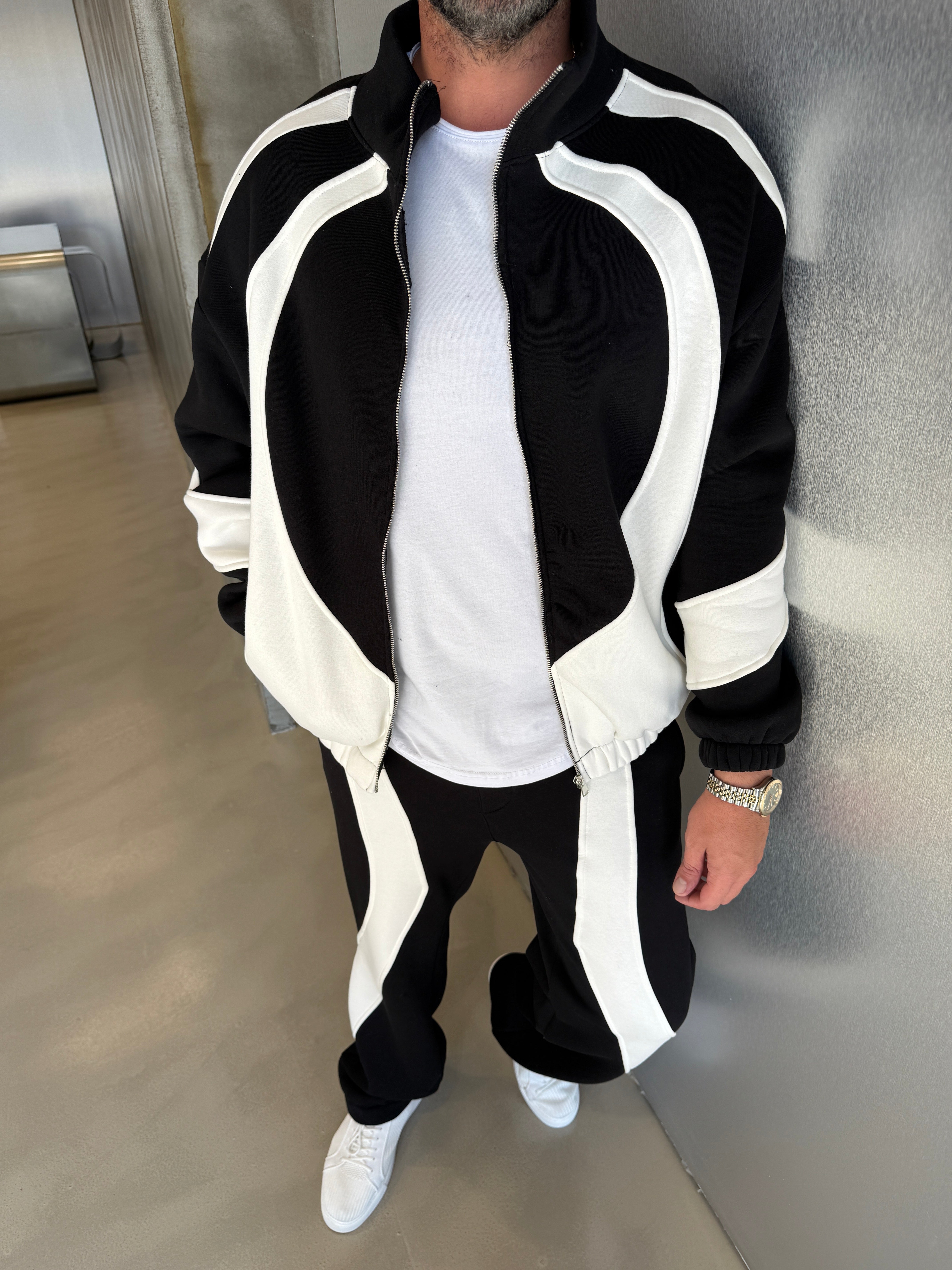 Siyah Asimetrik Detaylı 3 İplik Şardonlu Takım